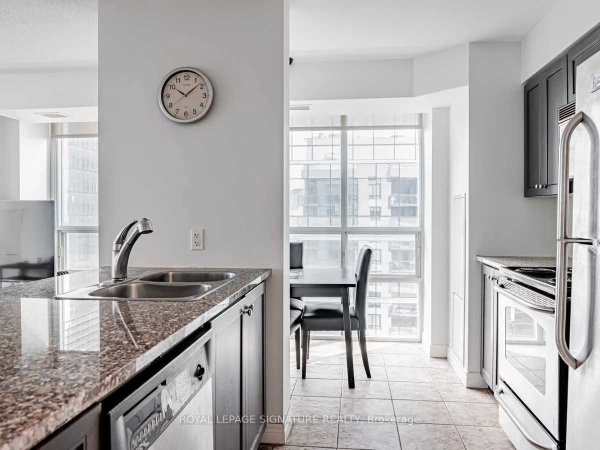 30 Grand Trunk Crescent, #3906