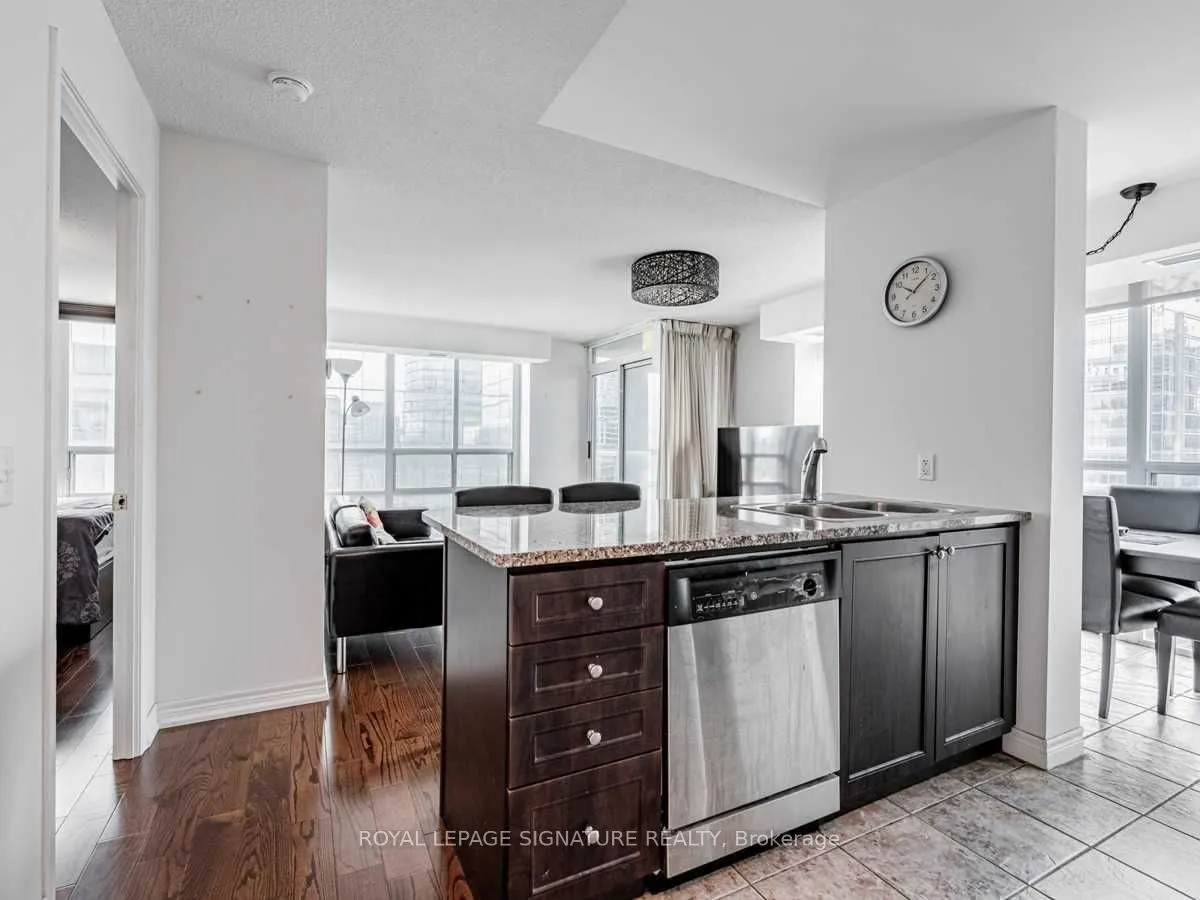 30 Grand Trunk Crescent, #3906