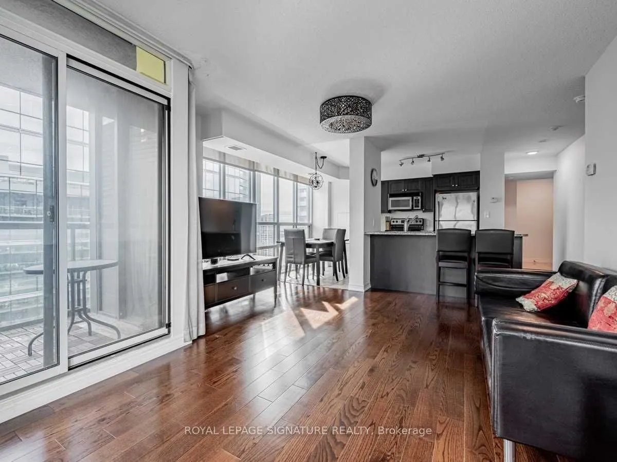 30 Grand Trunk Crescent, #3906
