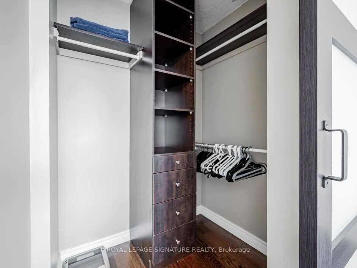 30 Grand Trunk Crescent, #3906