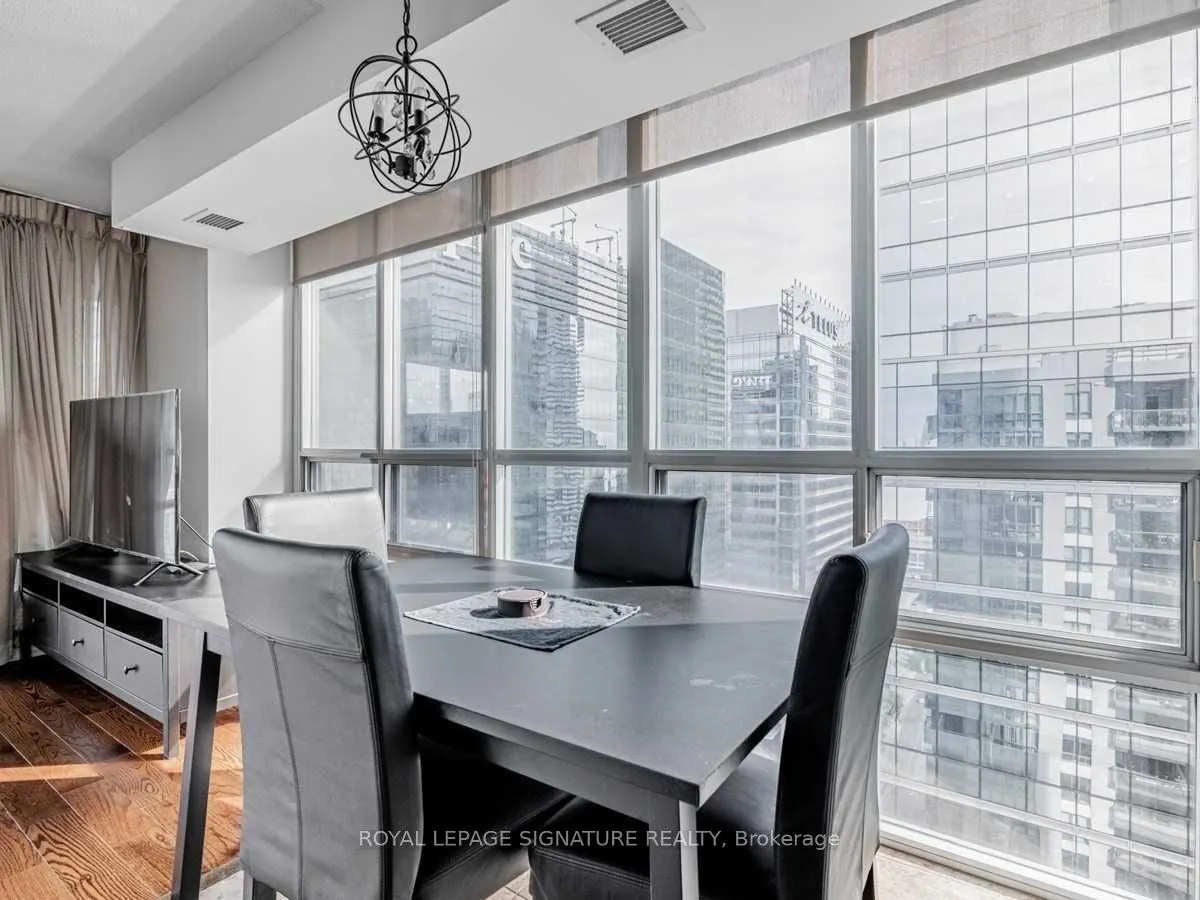 30 Grand Trunk Crescent, #3906