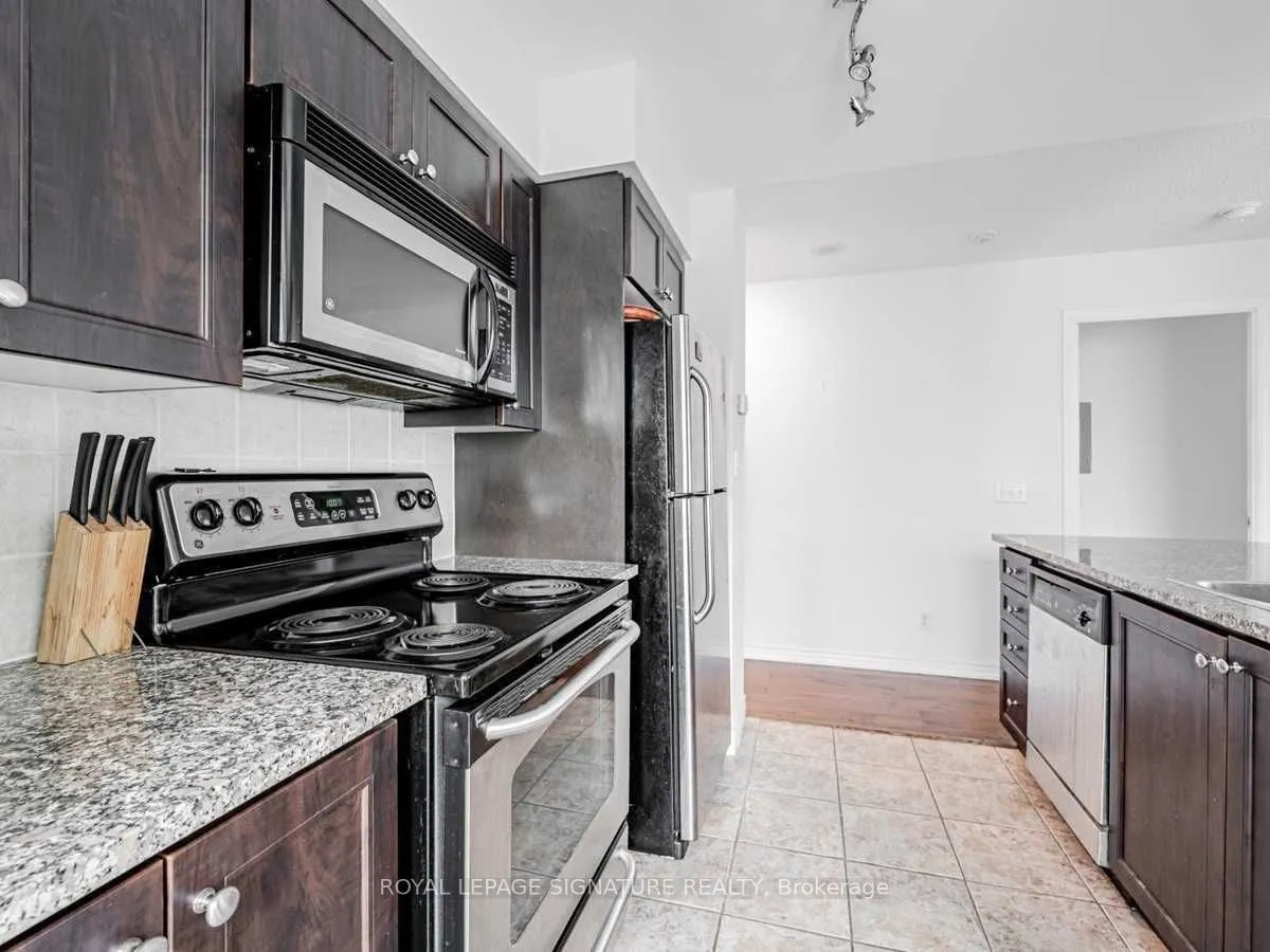30 Grand Trunk Crescent, #3906