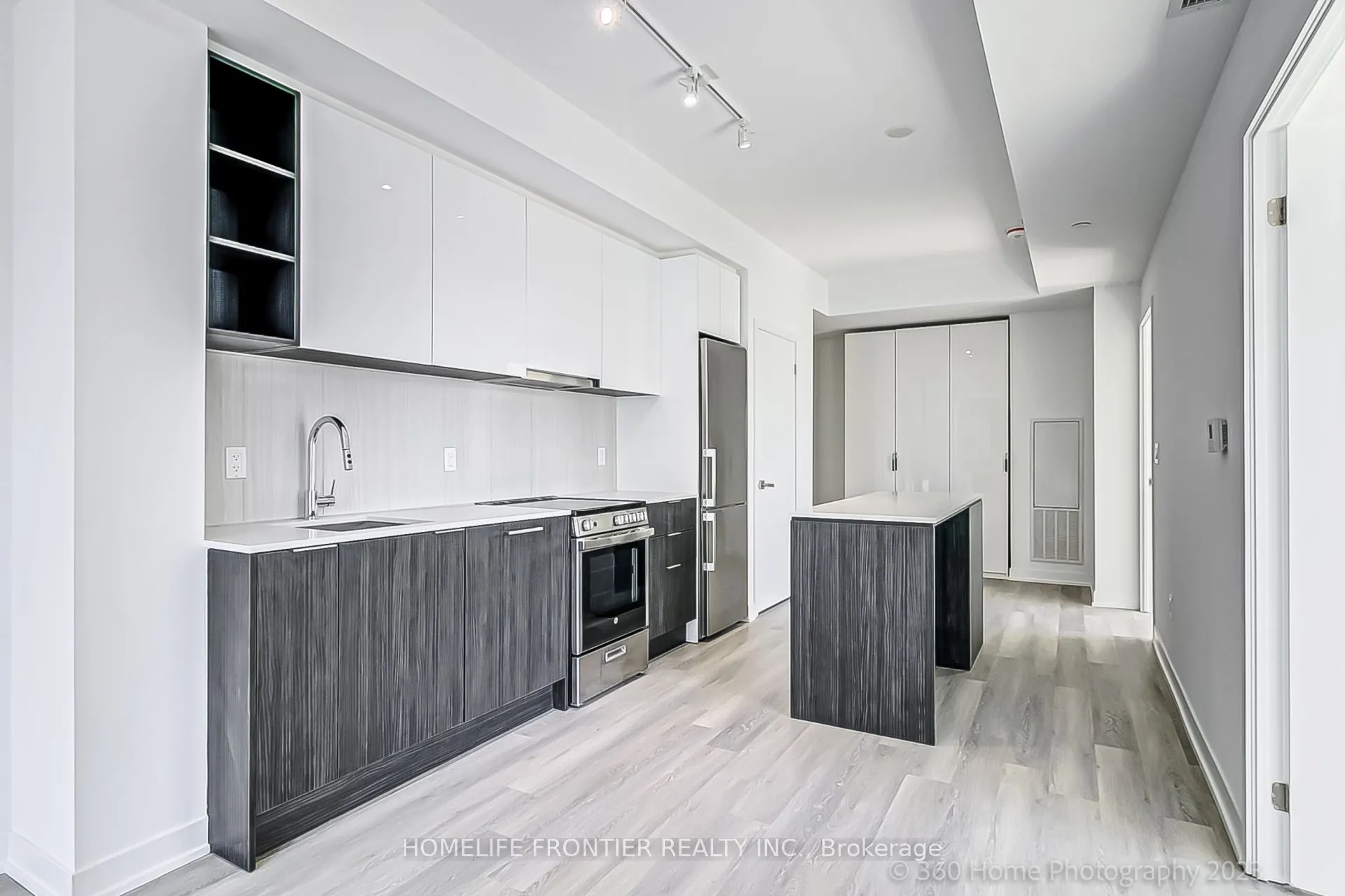 31 TIPPETT Road, #731