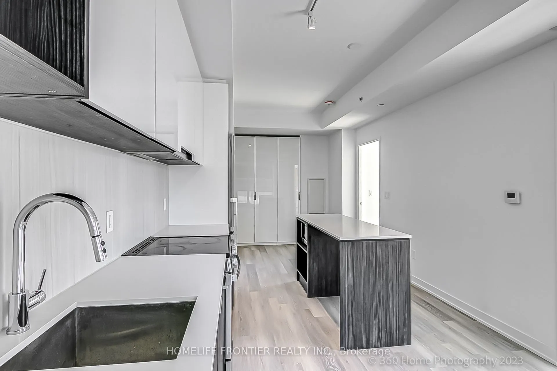 31 TIPPETT Road, #731