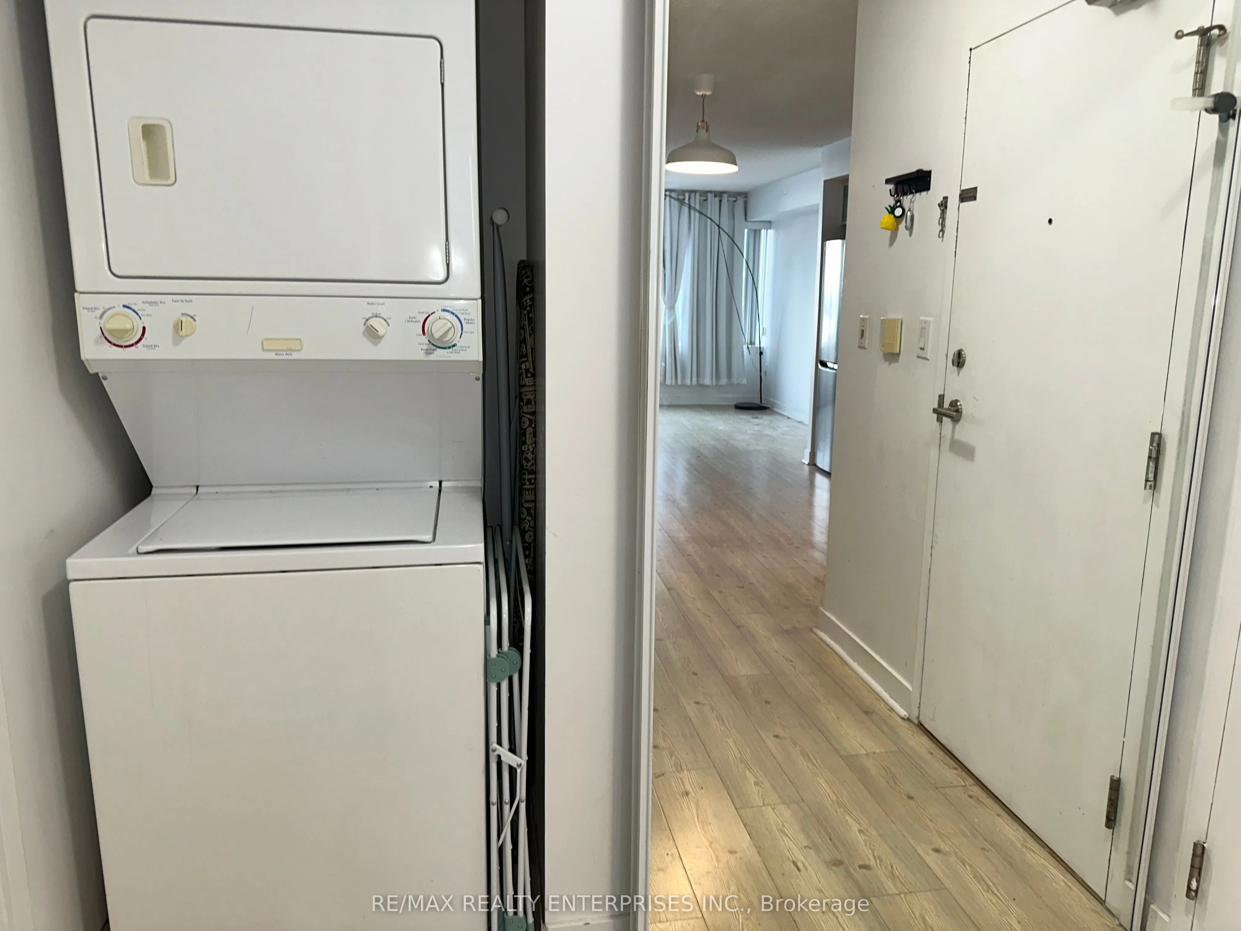 25 Telegram Mews #2507