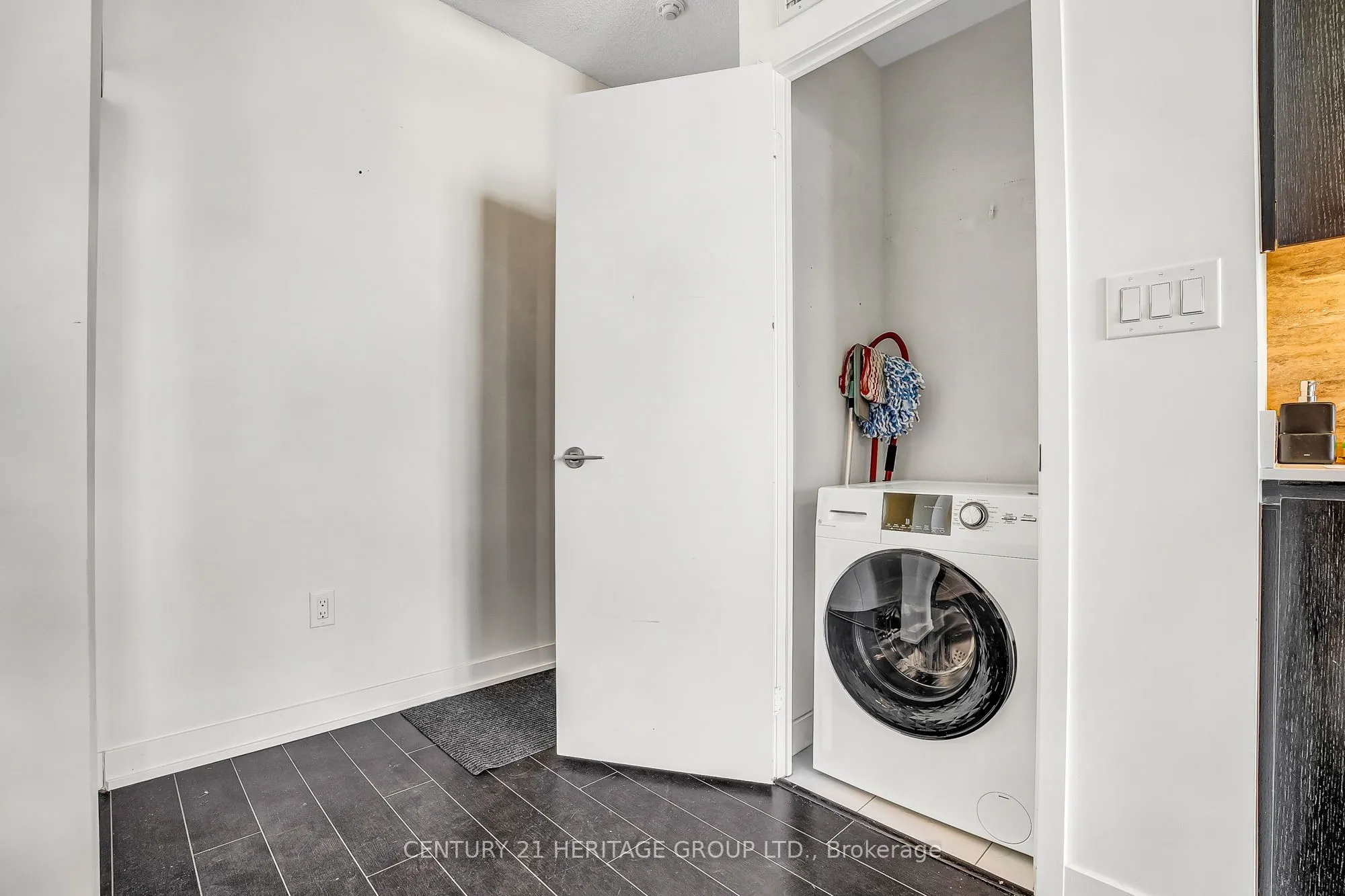 15 Iceboat Terrace, #4216
