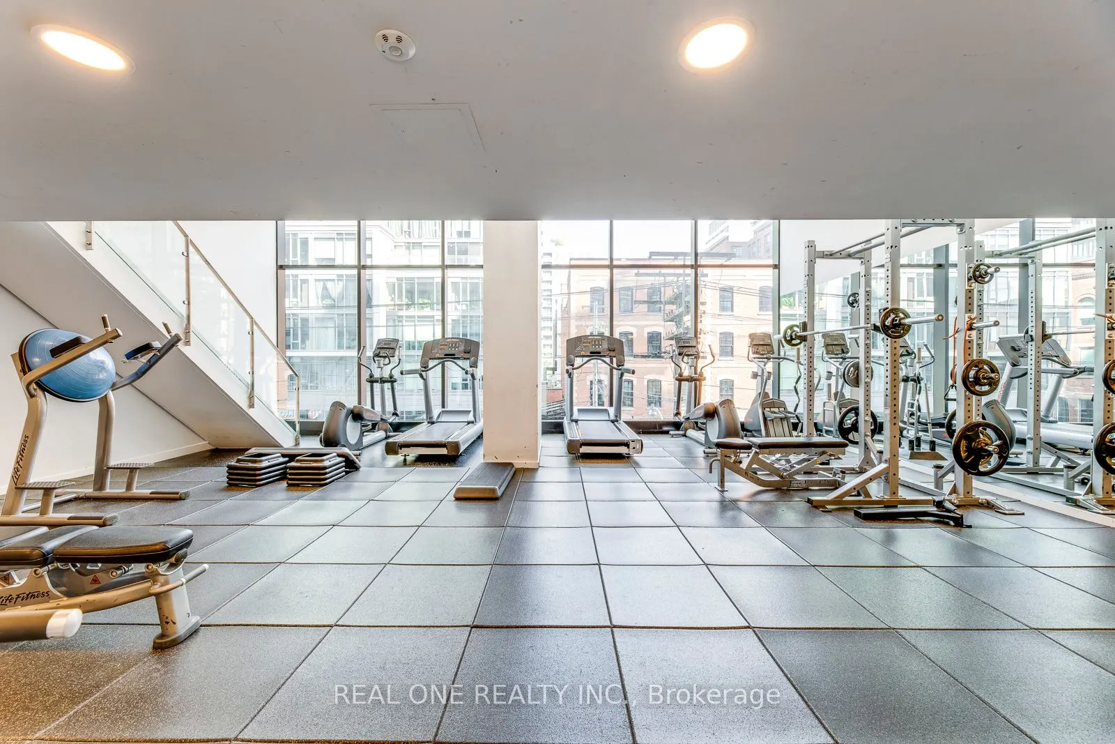 629 King Street W, #913