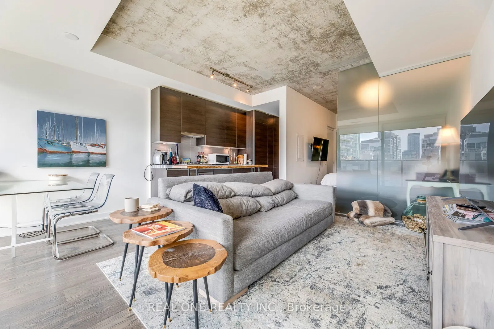 629 King Street W, #913