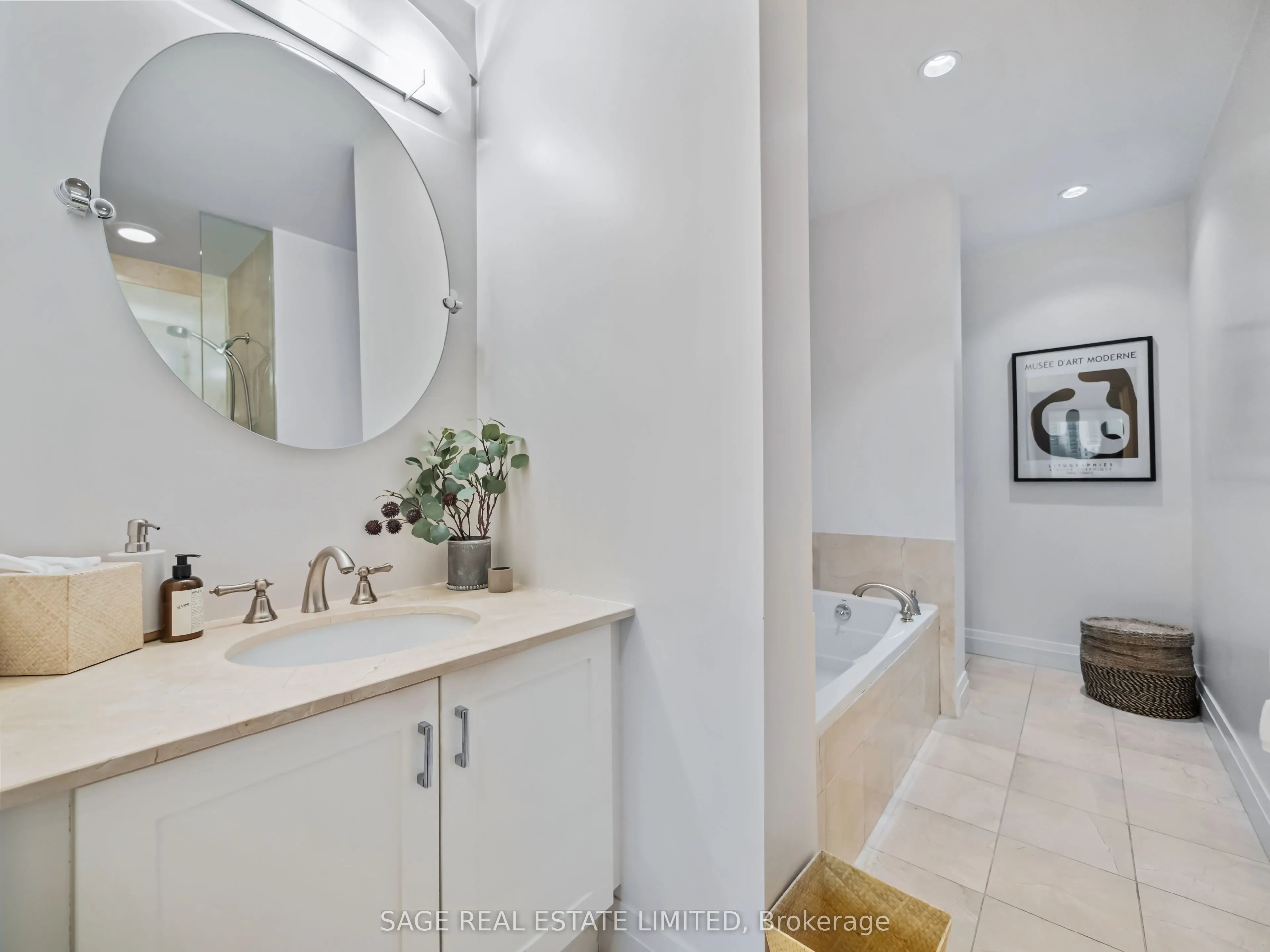 20 Scrivener Square, #507