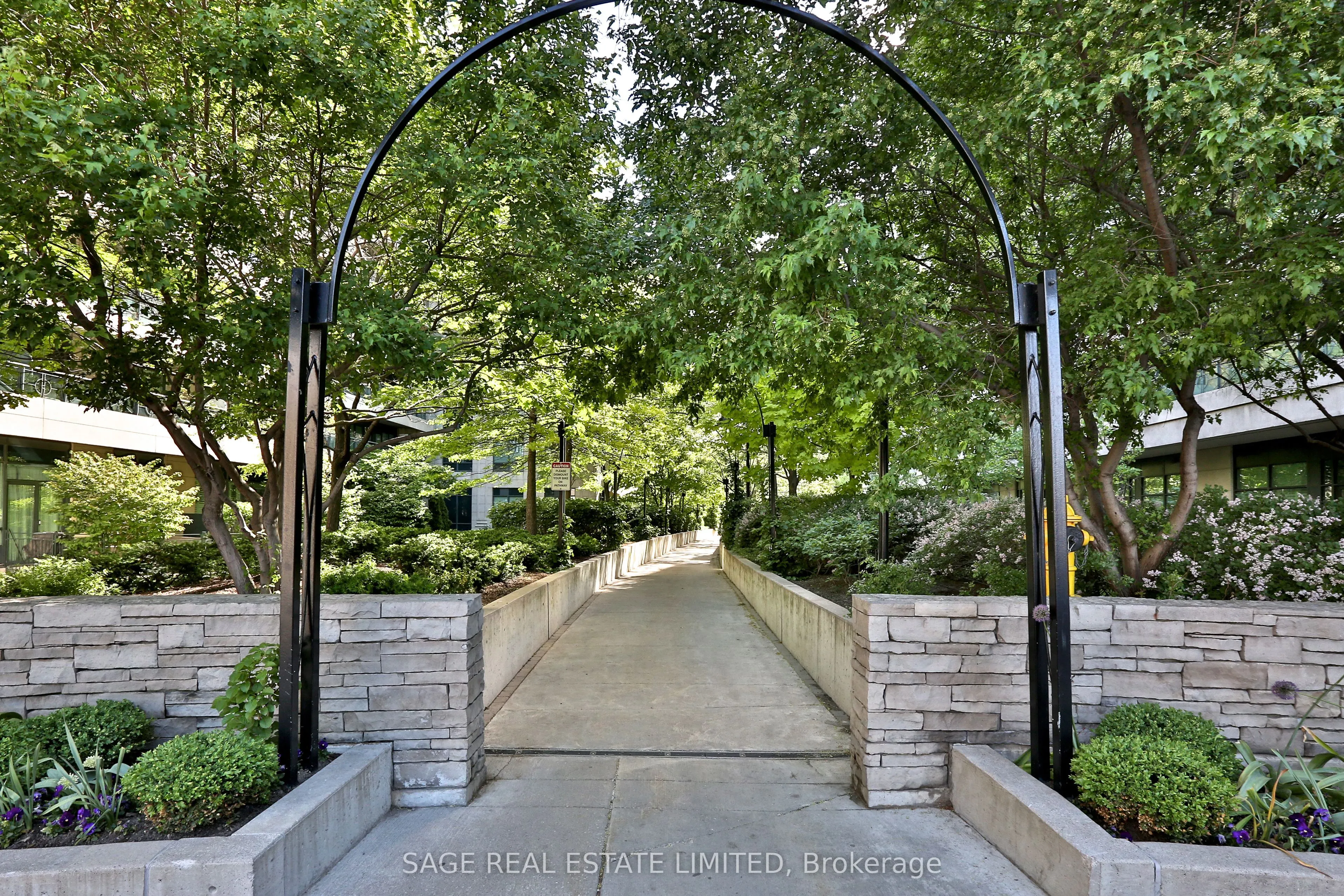 20 Scrivener Square, #507