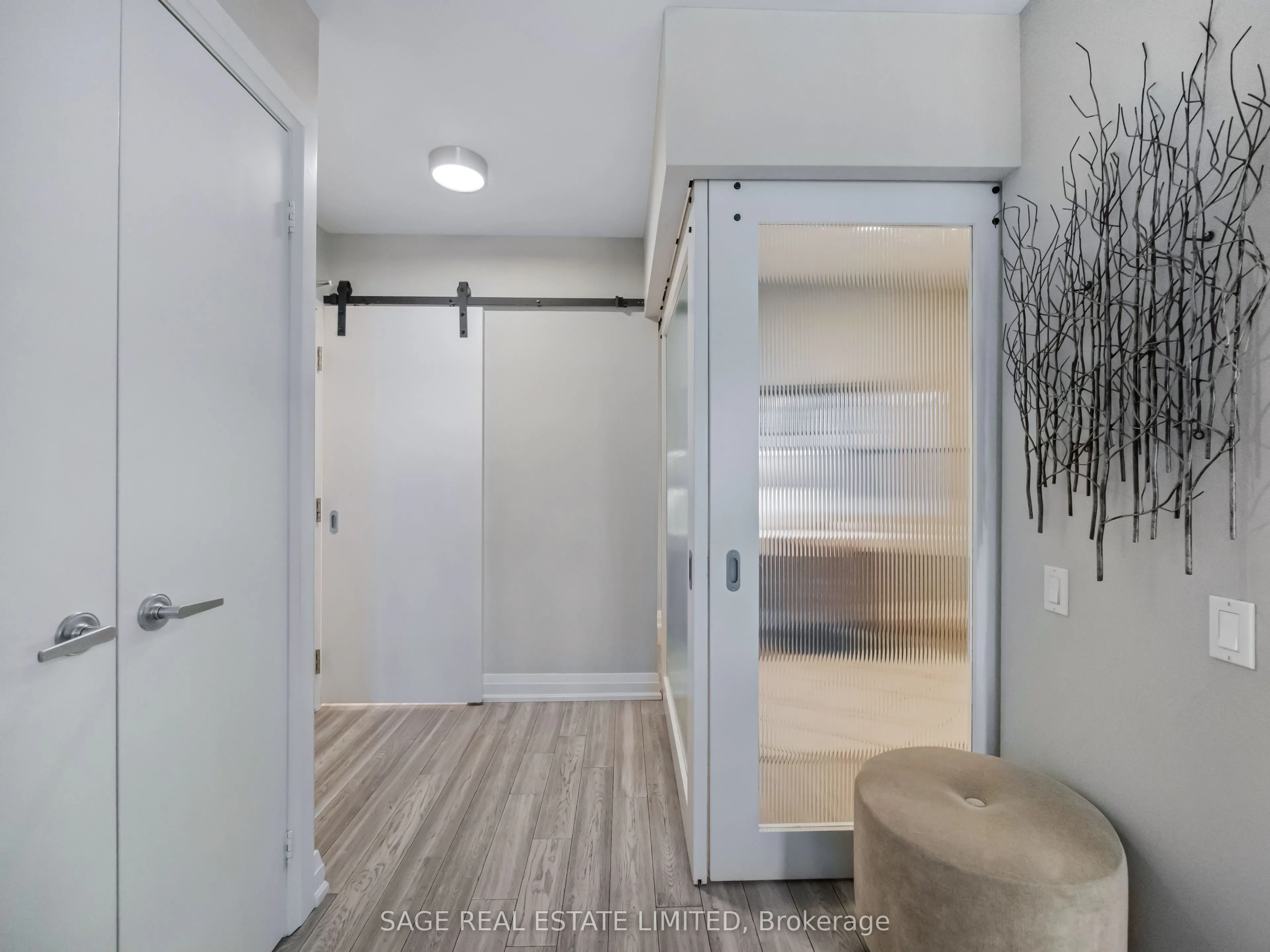 20 Scrivener Square, #507