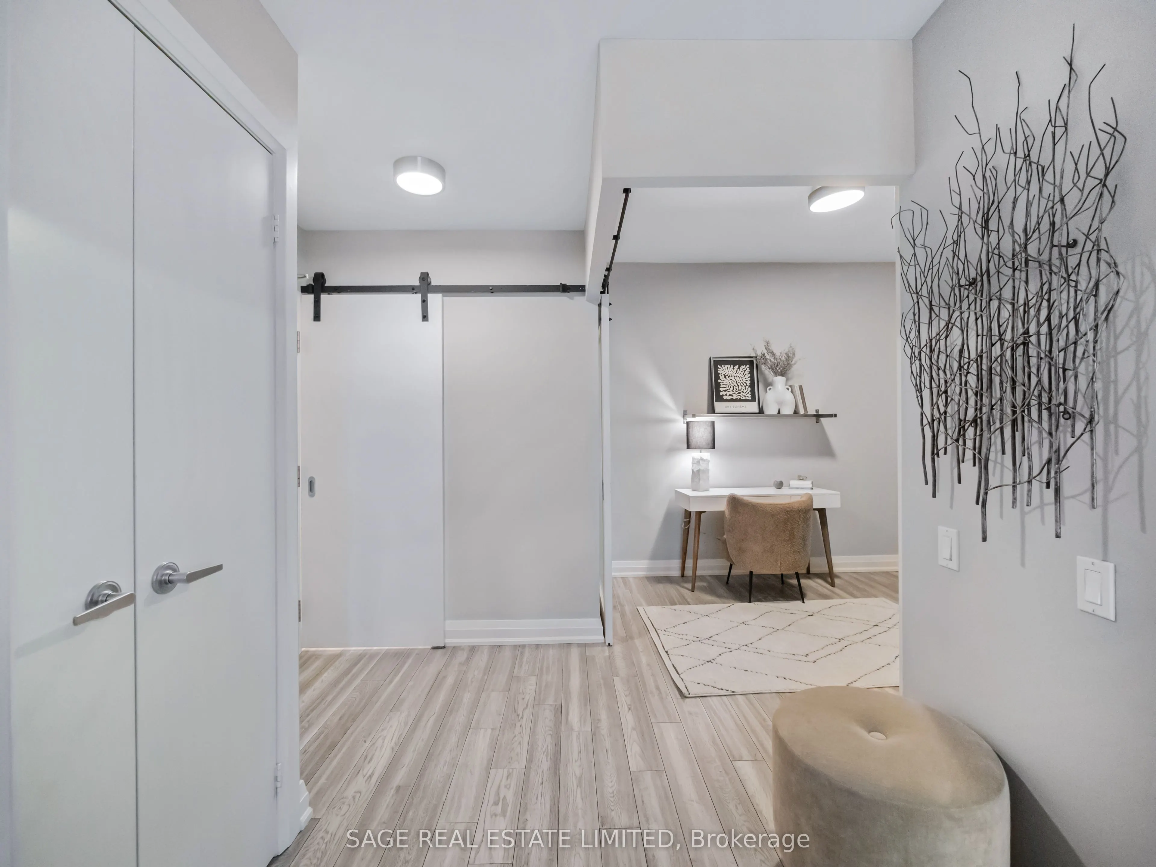 20 Scrivener Square, #507
