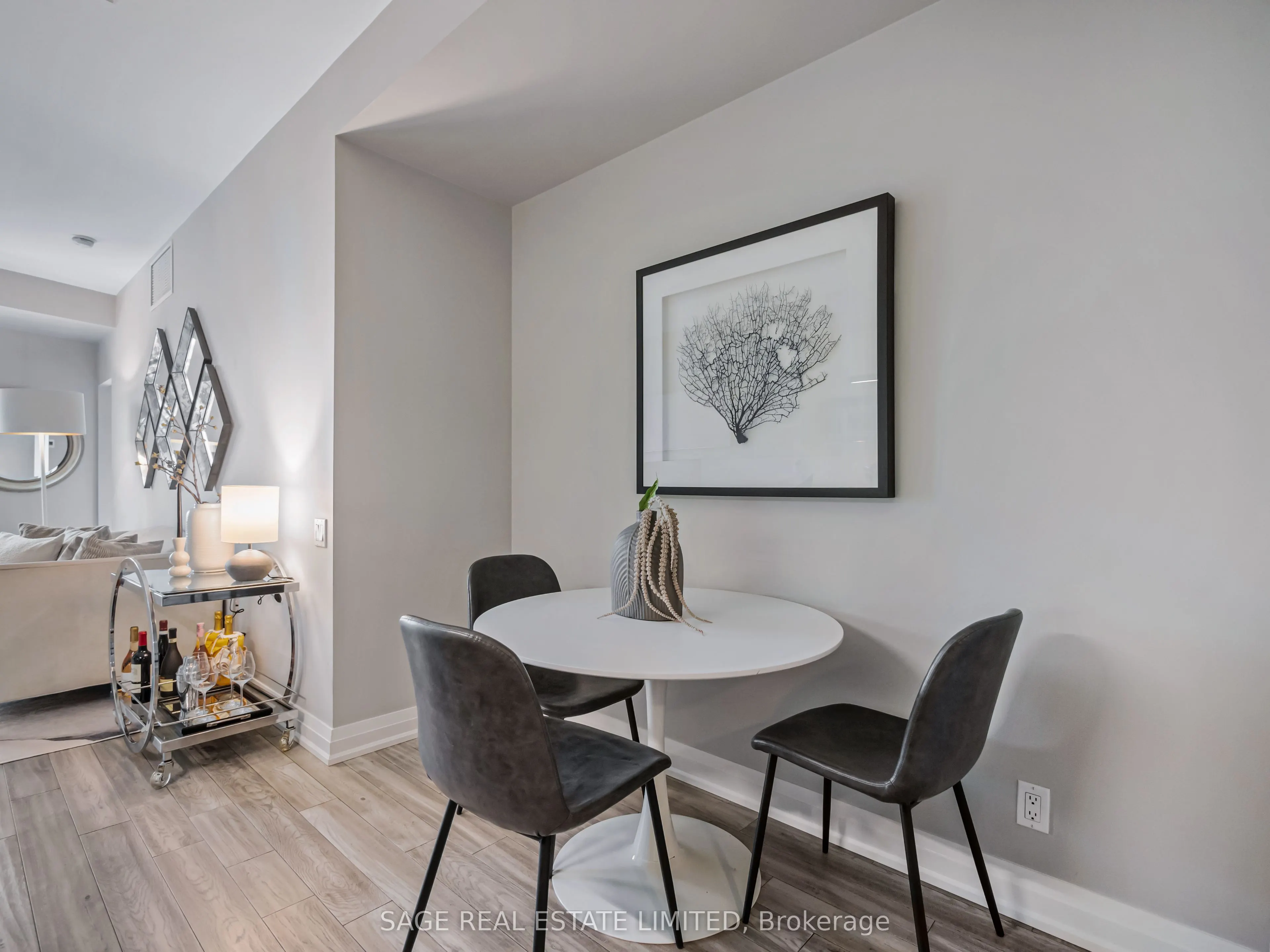20 Scrivener Square, #507