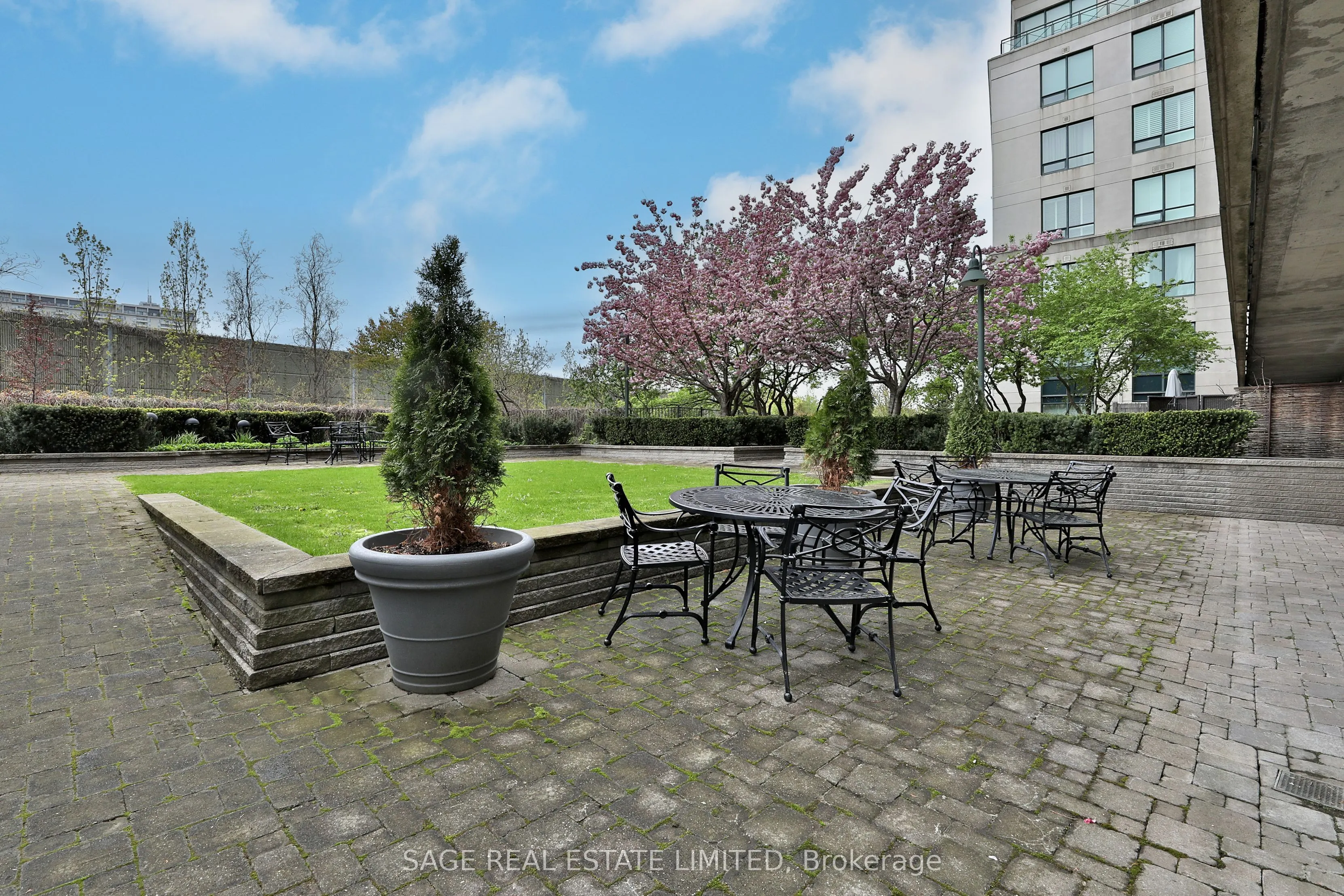 20 Scrivener Square, #507