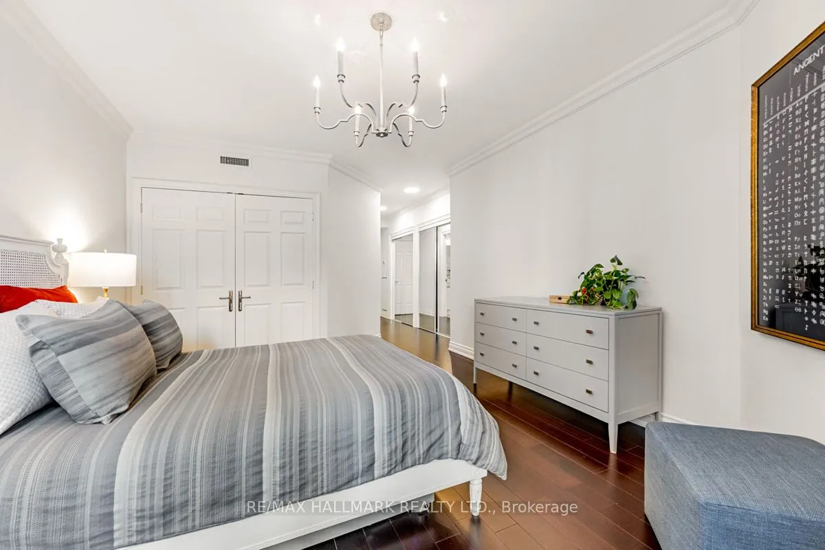 8 Sultan Street, #301