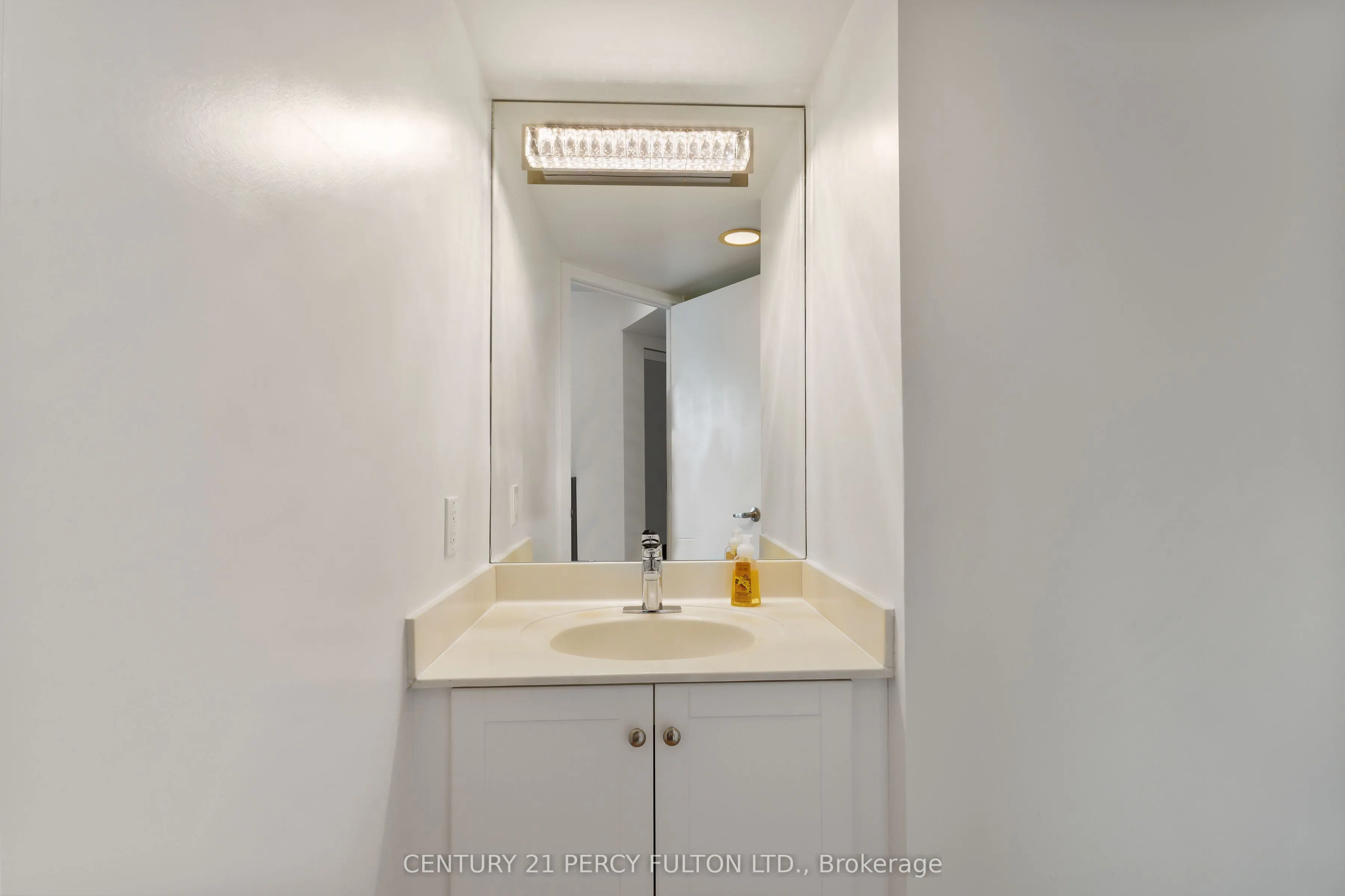 210 Victoria Street, #2411