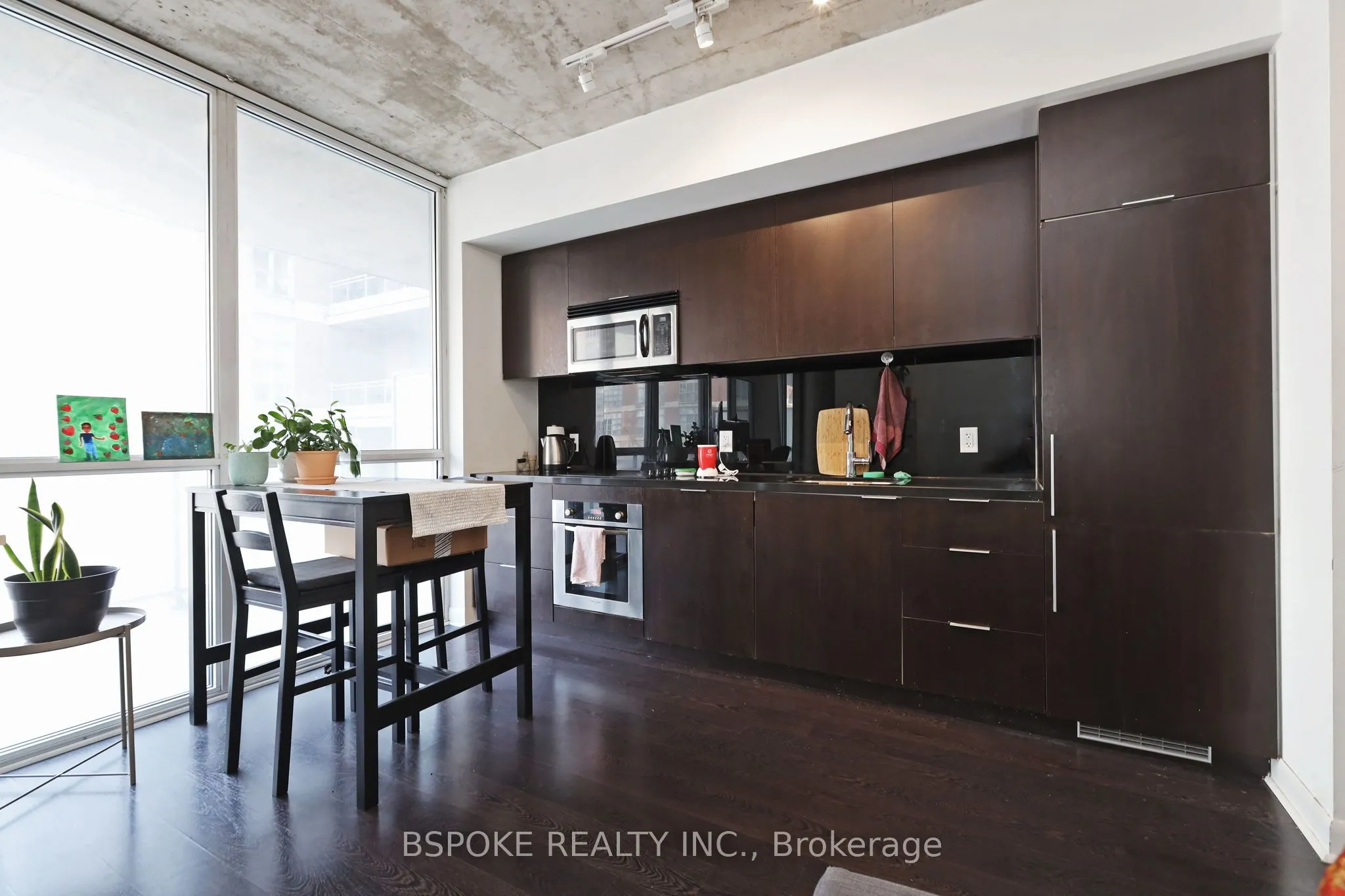 478 King Street W, #319
