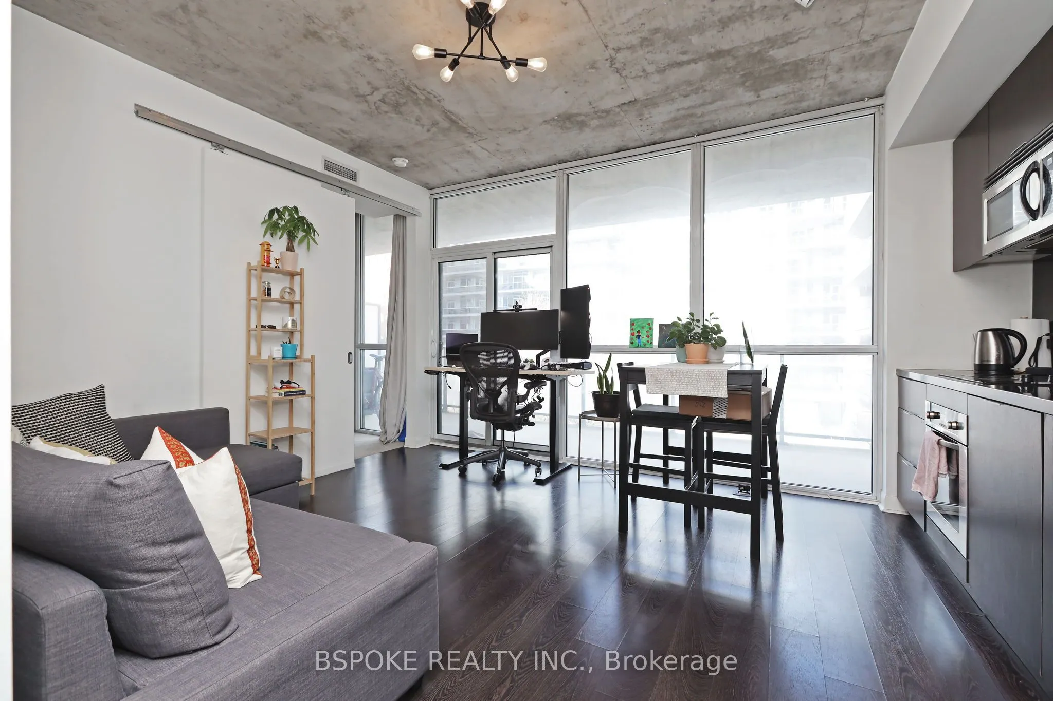 478 King Street W, #319