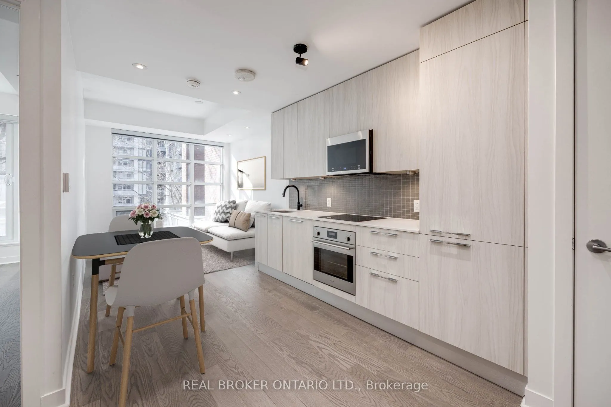 501 Adelaide Street W, #307