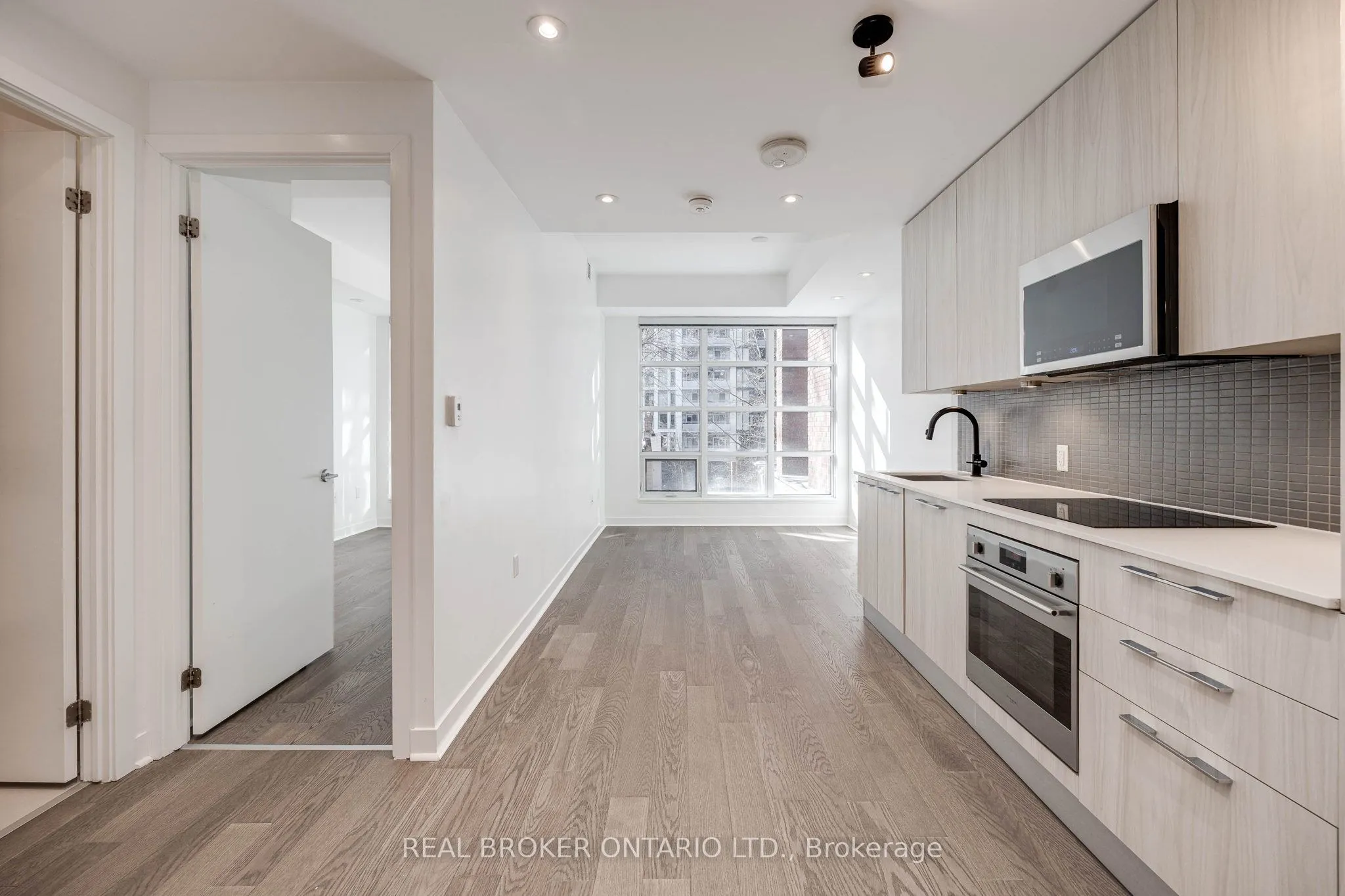 501 Adelaide Street W, #307