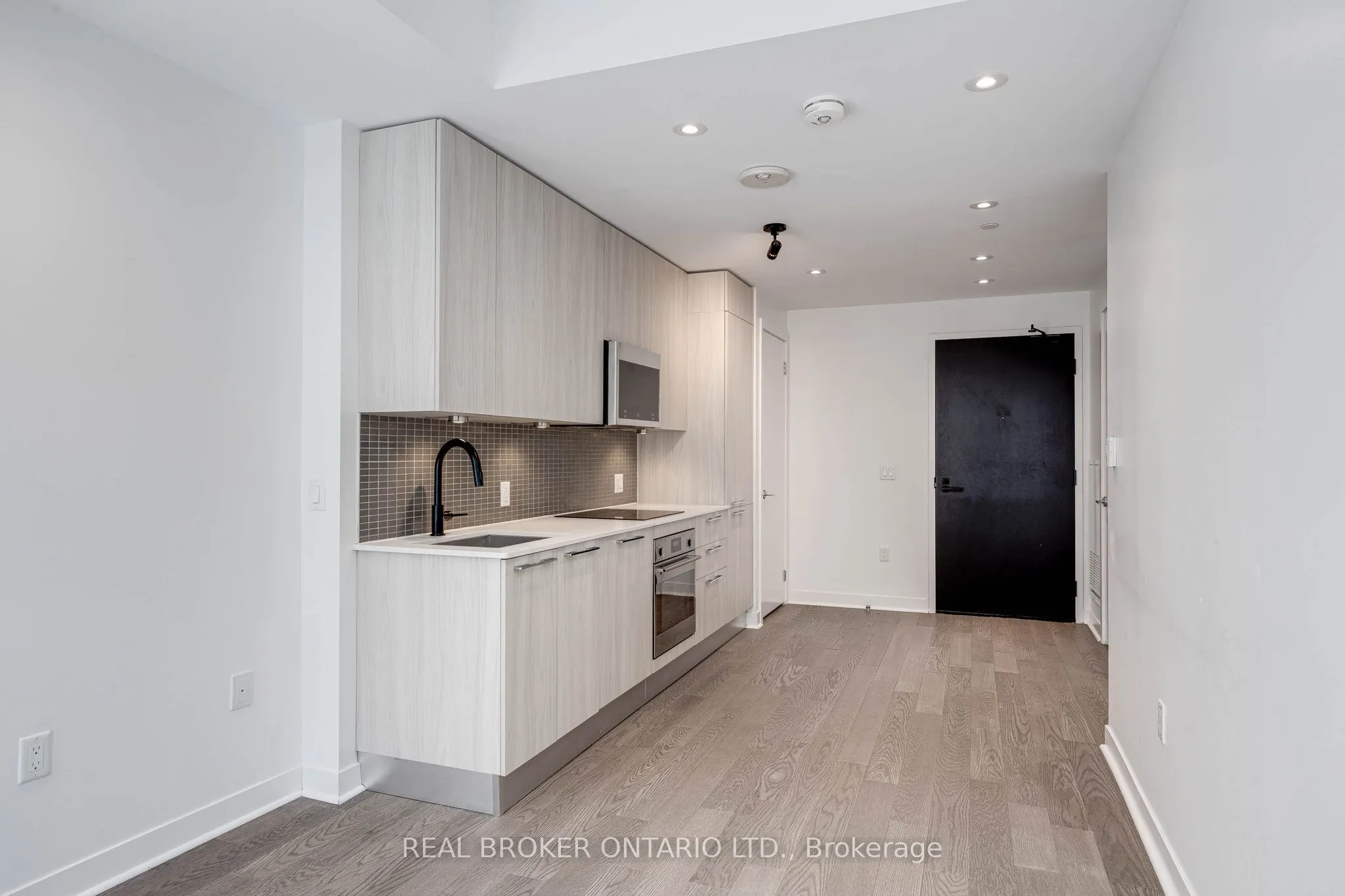 501 Adelaide Street W, #307