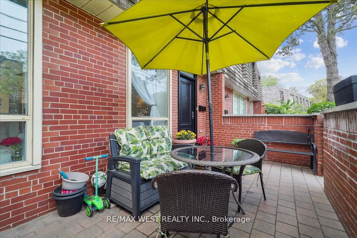 69 Upper Canada Drive, #2