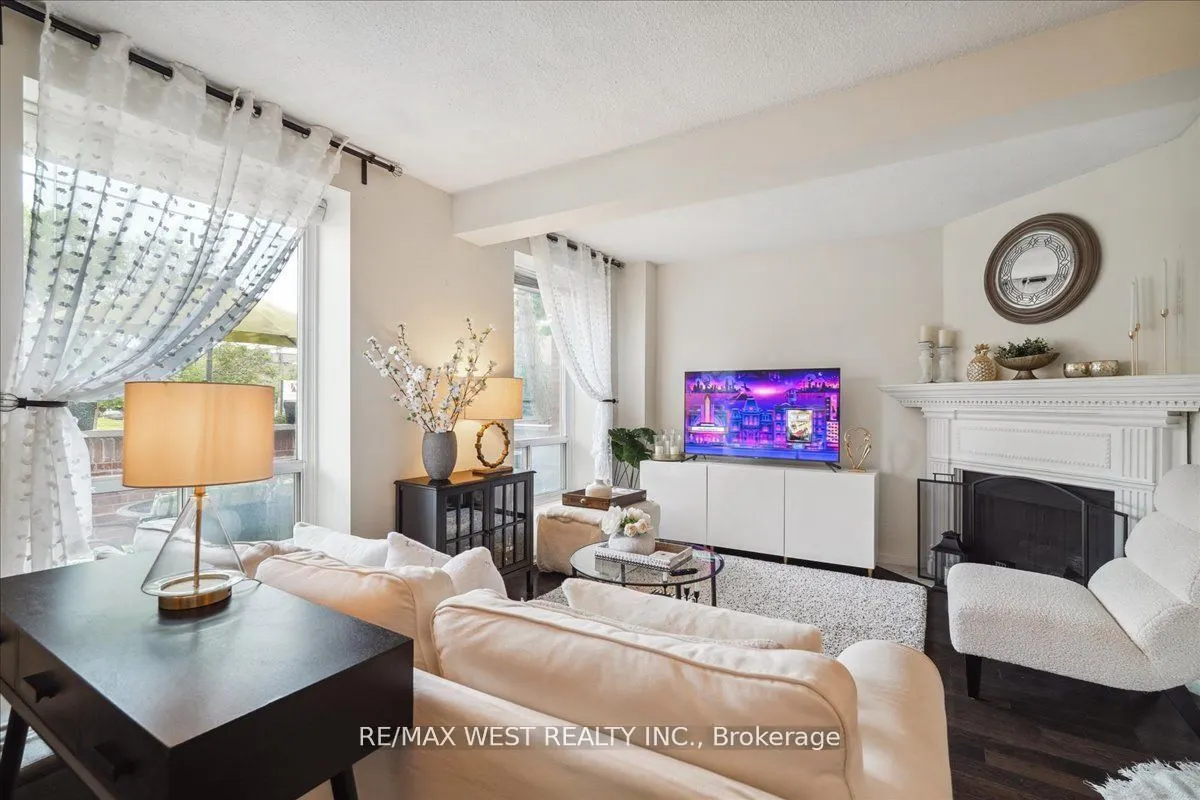 69 Upper Canada Drive, #2