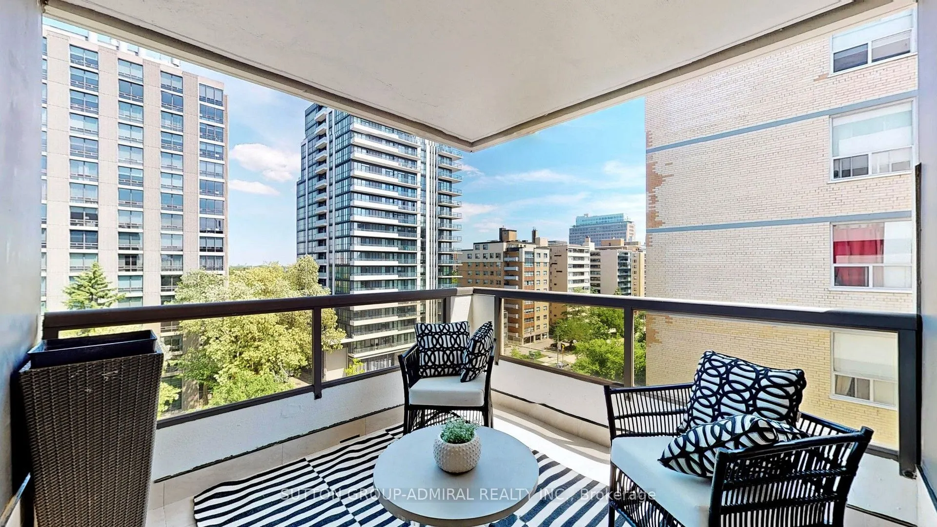616 Avenue Road, #602