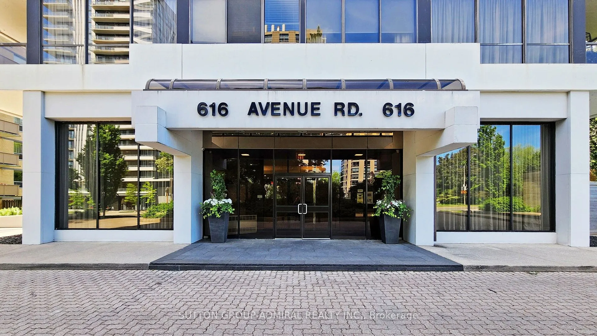 616 Avenue Road, #602