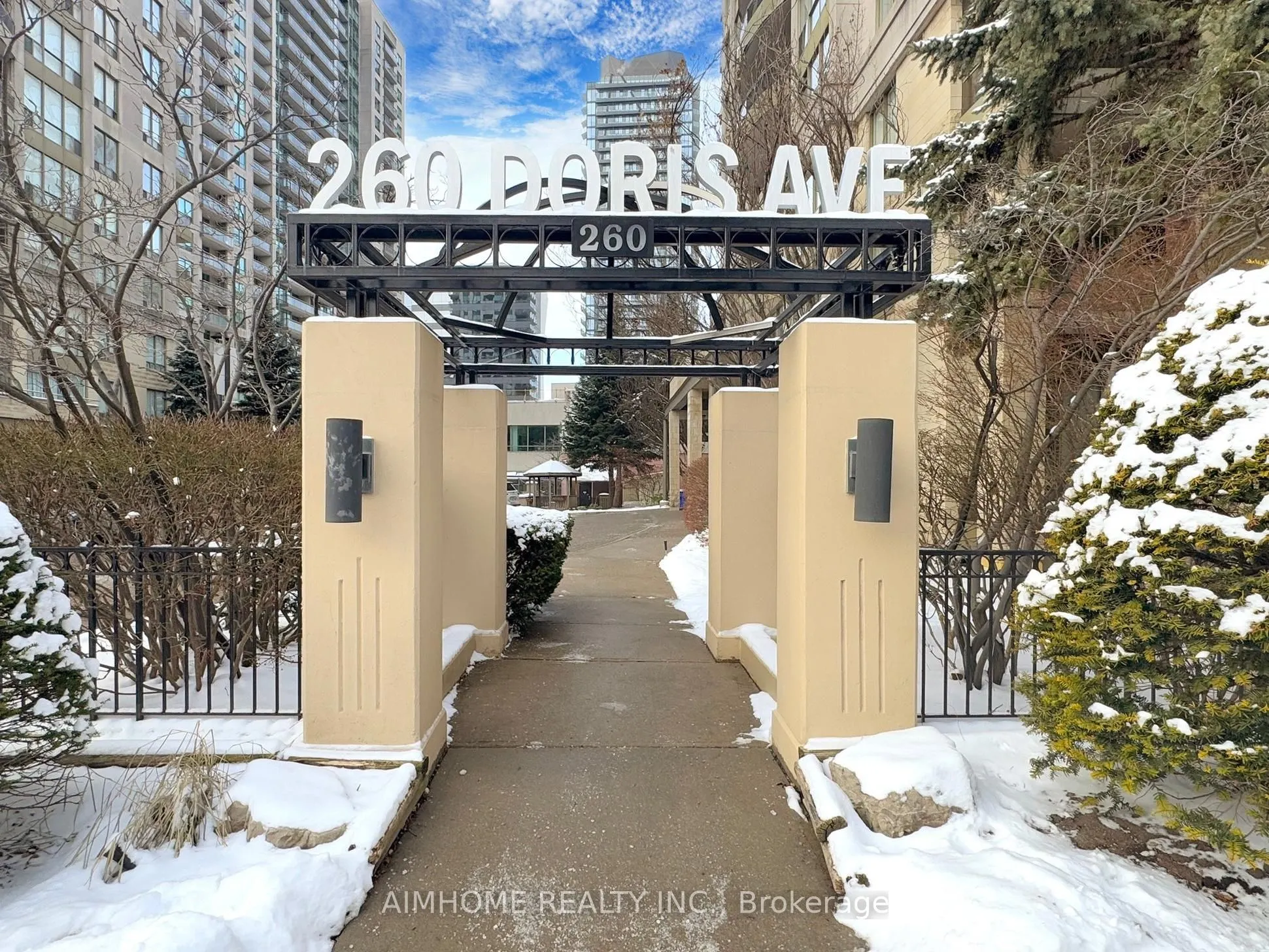 260 Doris Avenue, #907