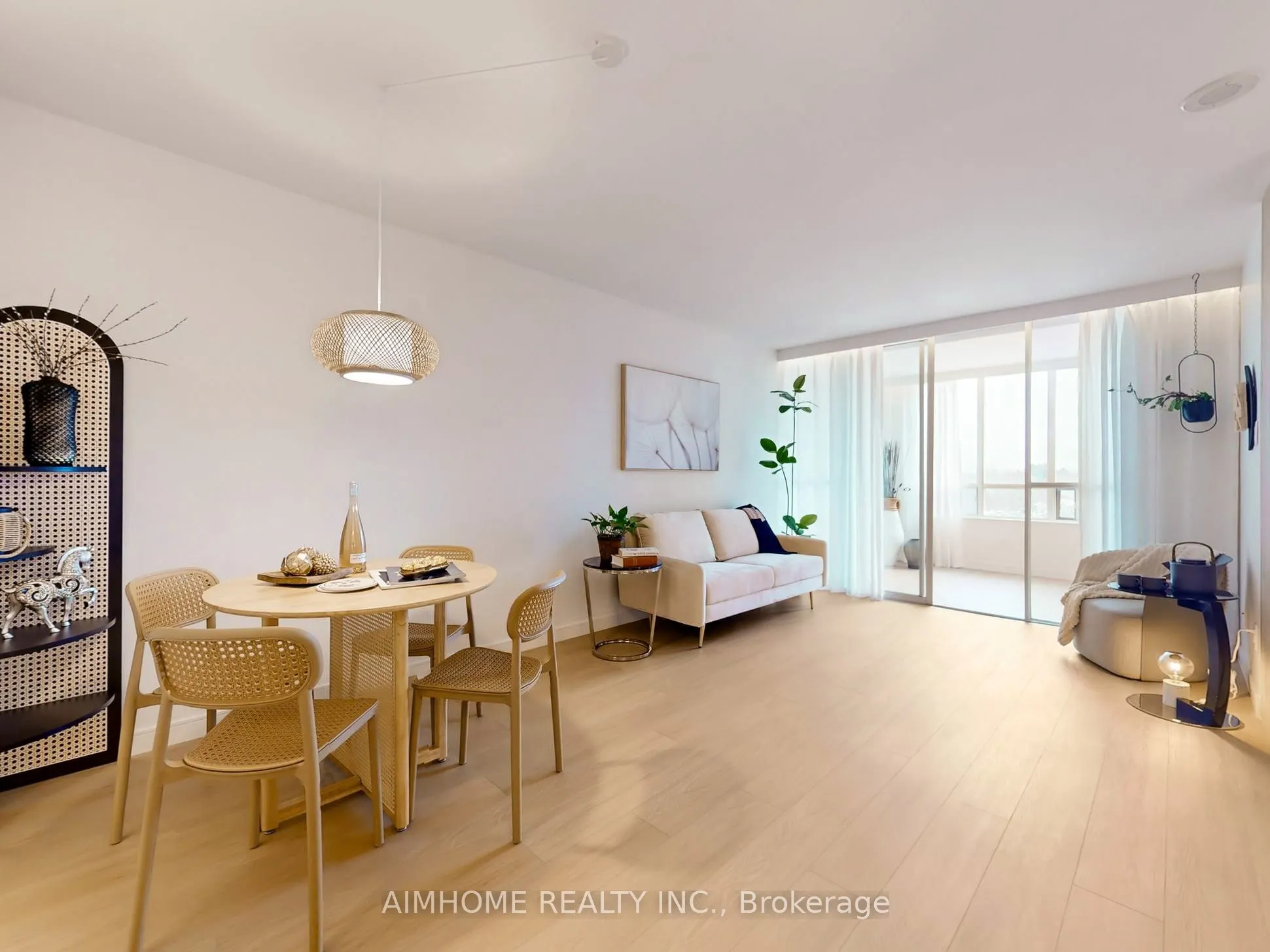 260 Doris Avenue, #907