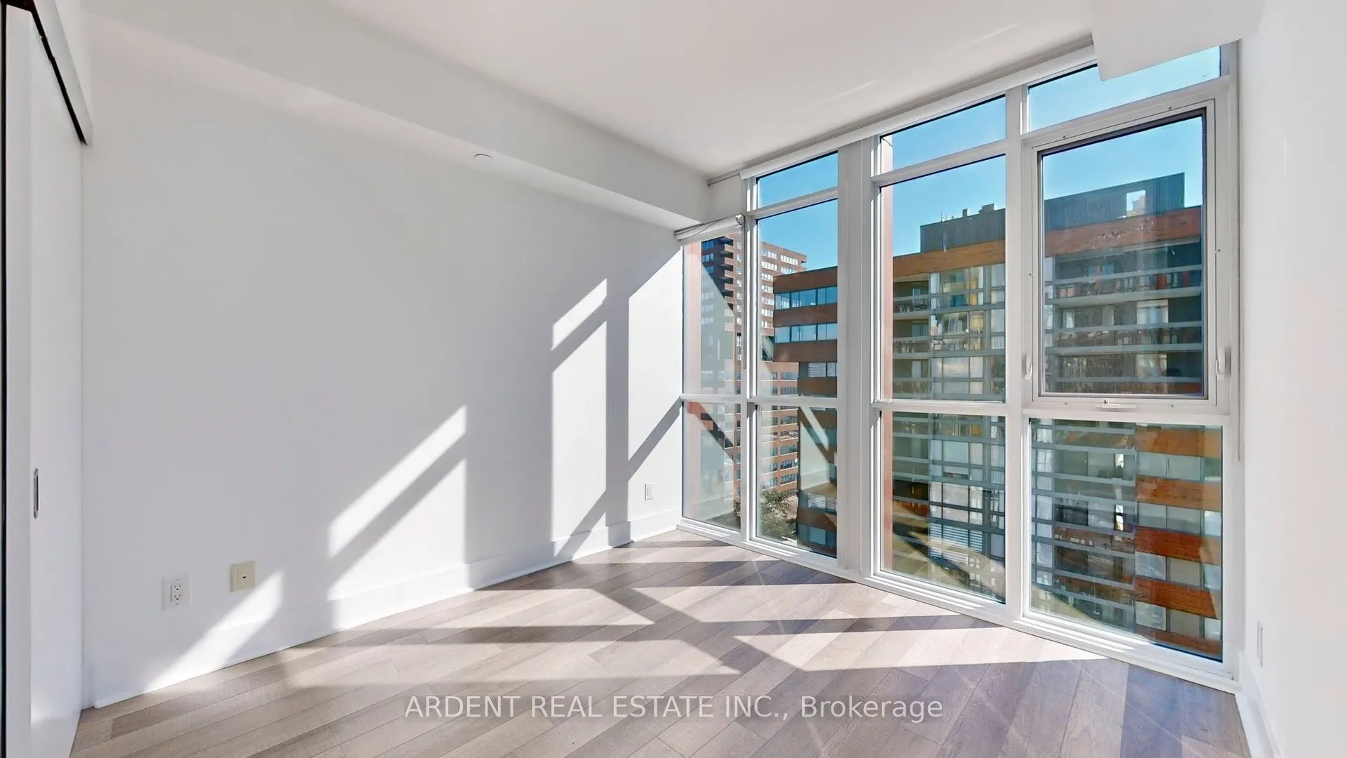 32 Davenport Road, #1107