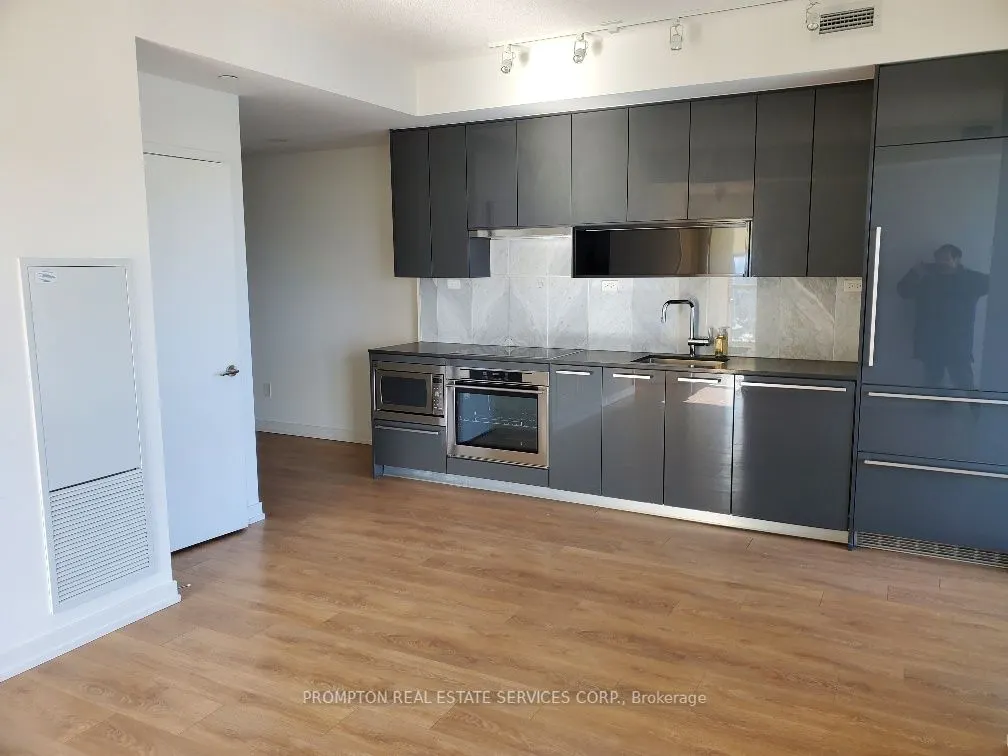 115 Mcmahon Drive, #1710