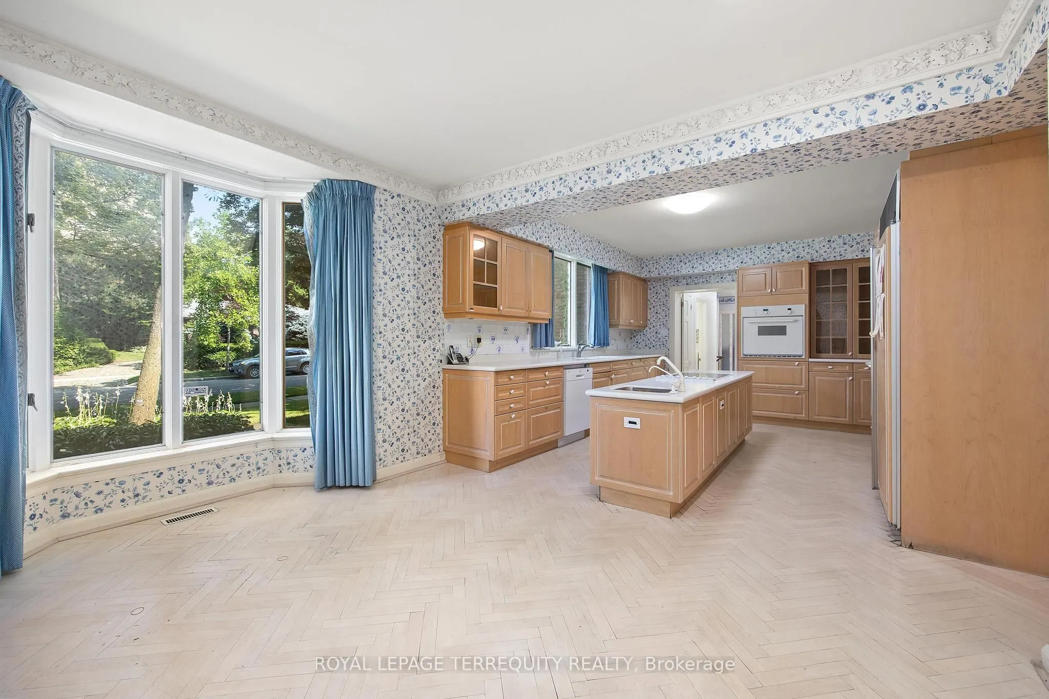 2 Chieftain Crescent