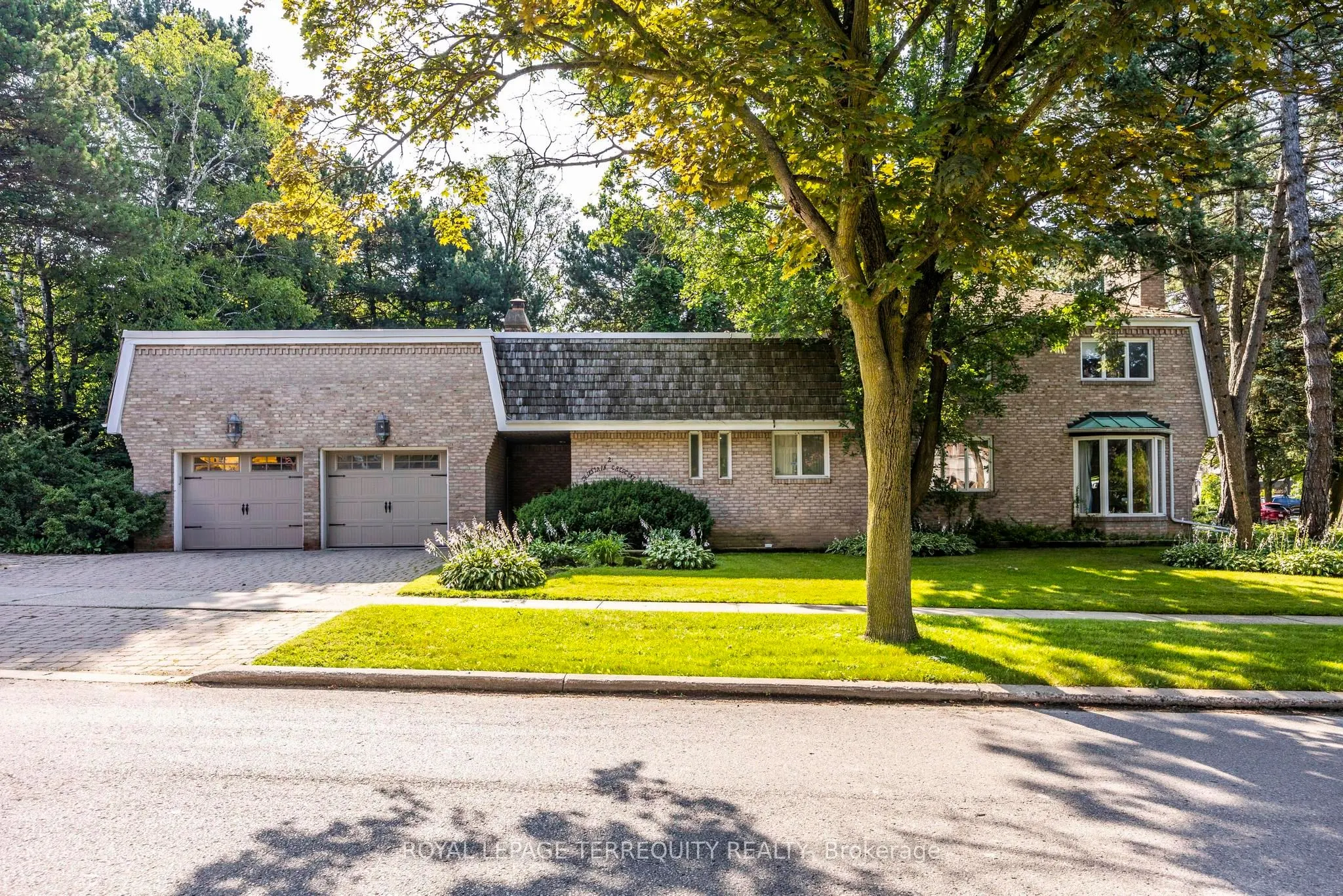 2 Chieftain Crescent