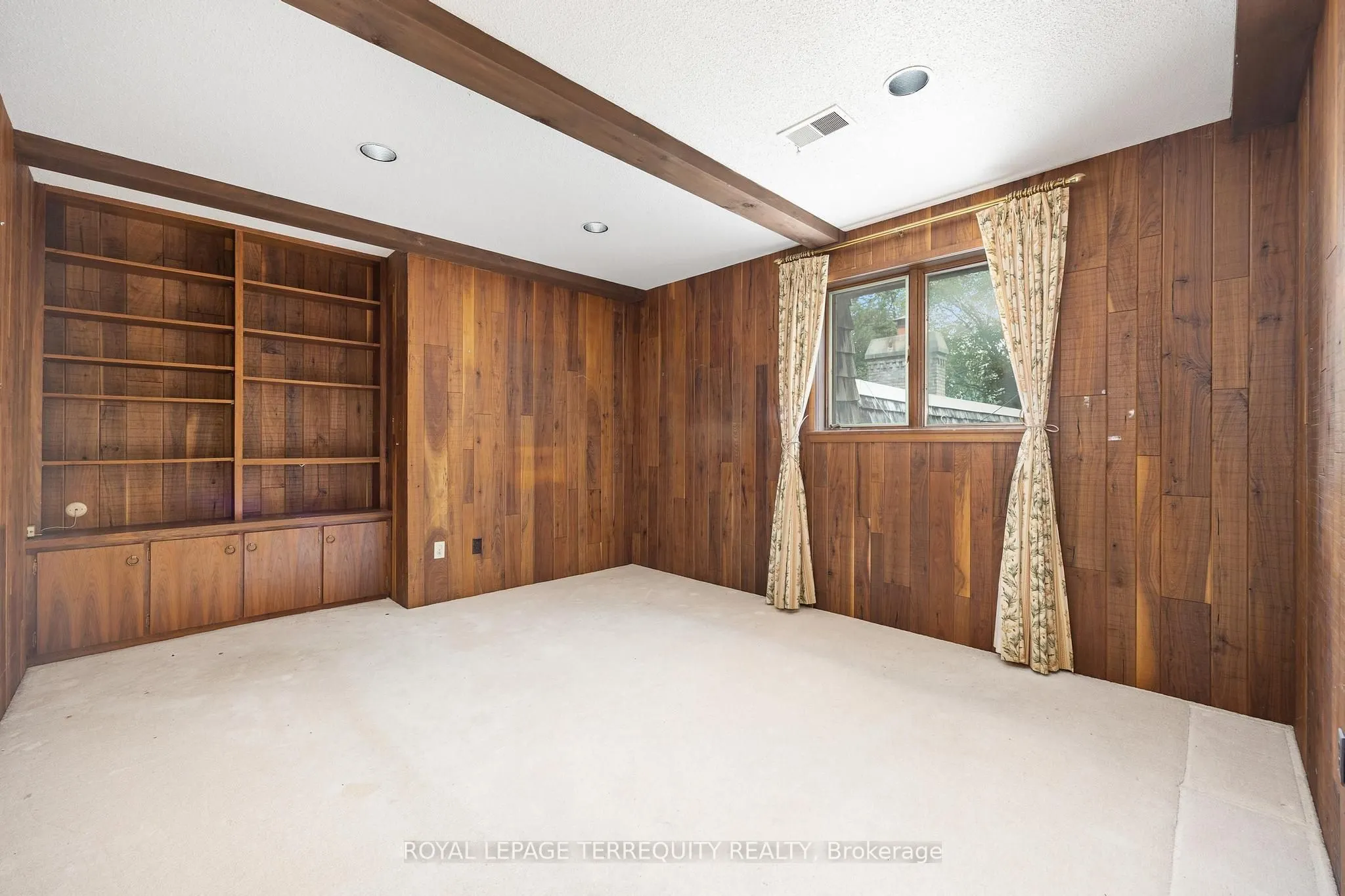 2 Chieftain Crescent