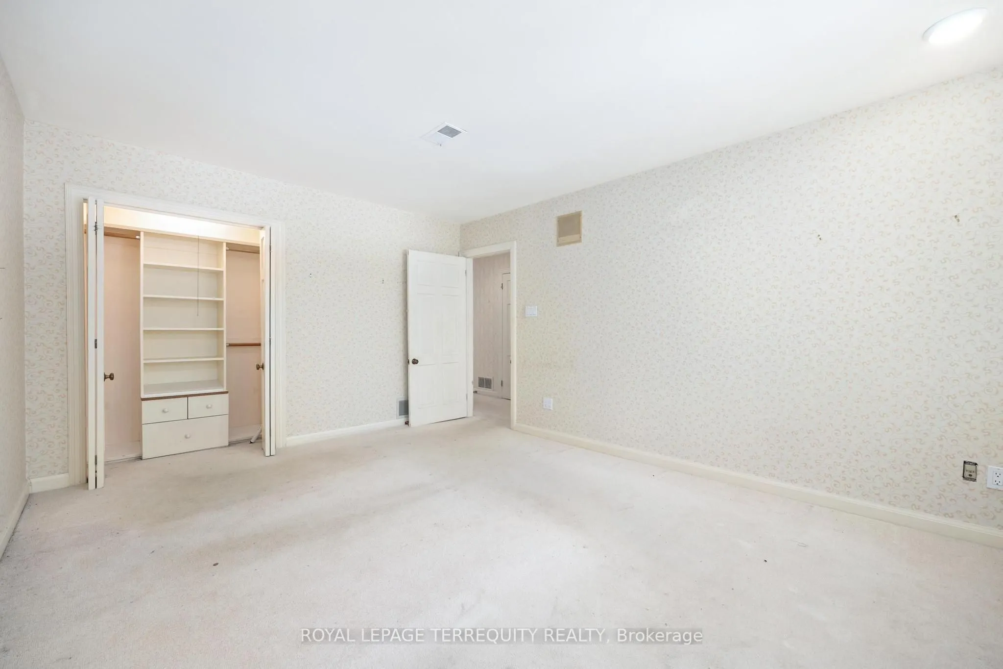 2 Chieftain Crescent