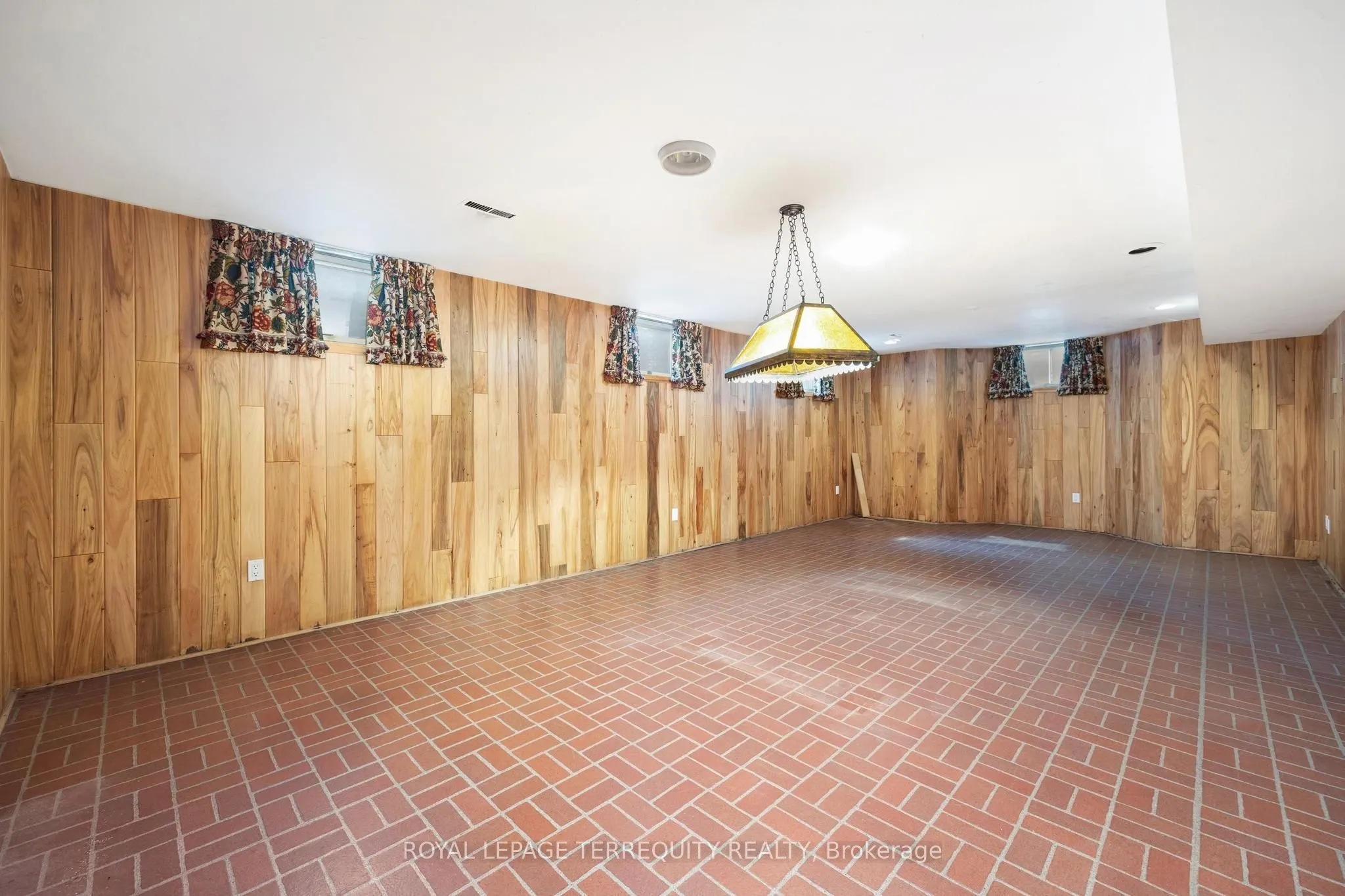 2 Chieftain Crescent
