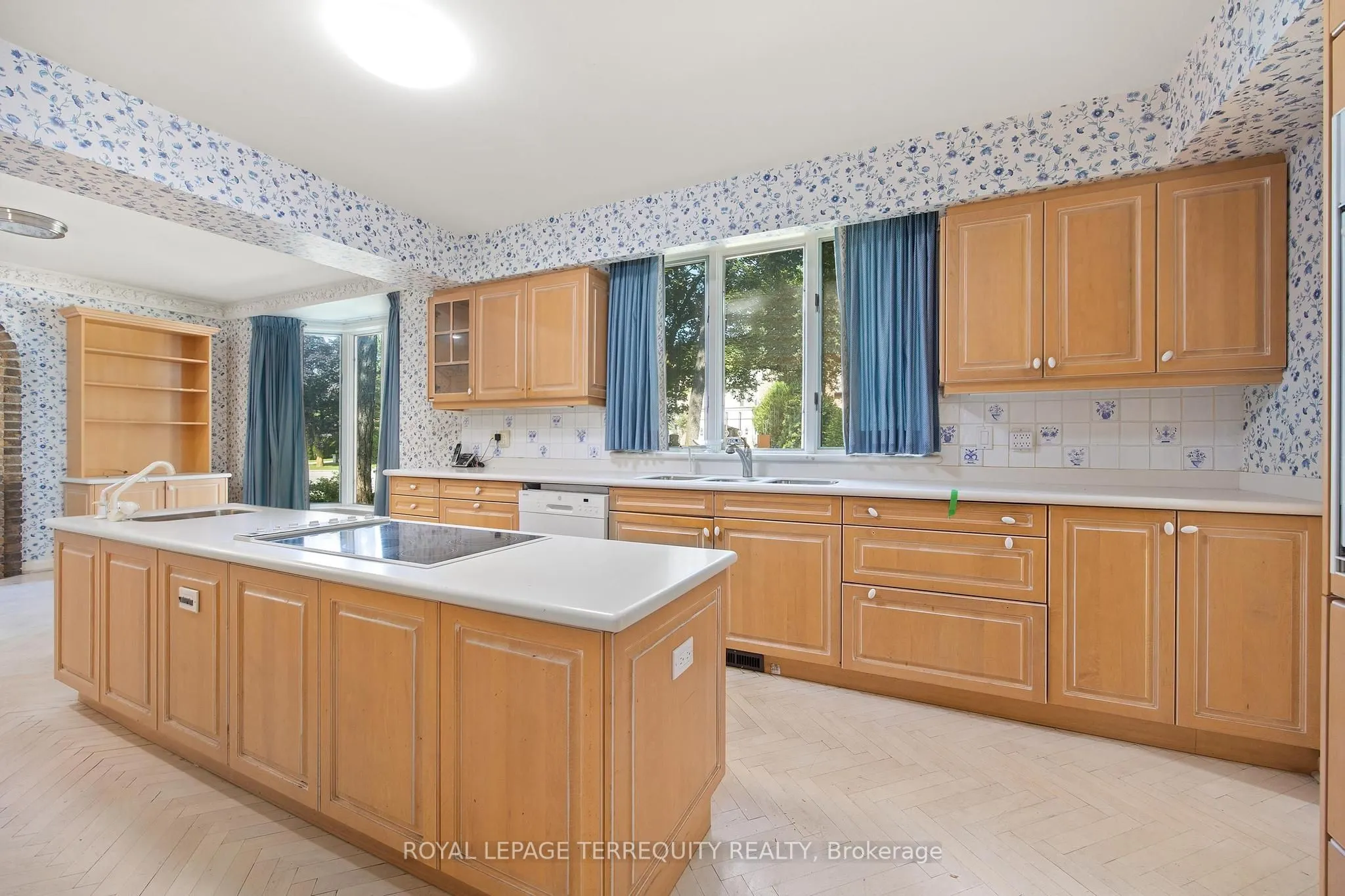 2 Chieftain Crescent