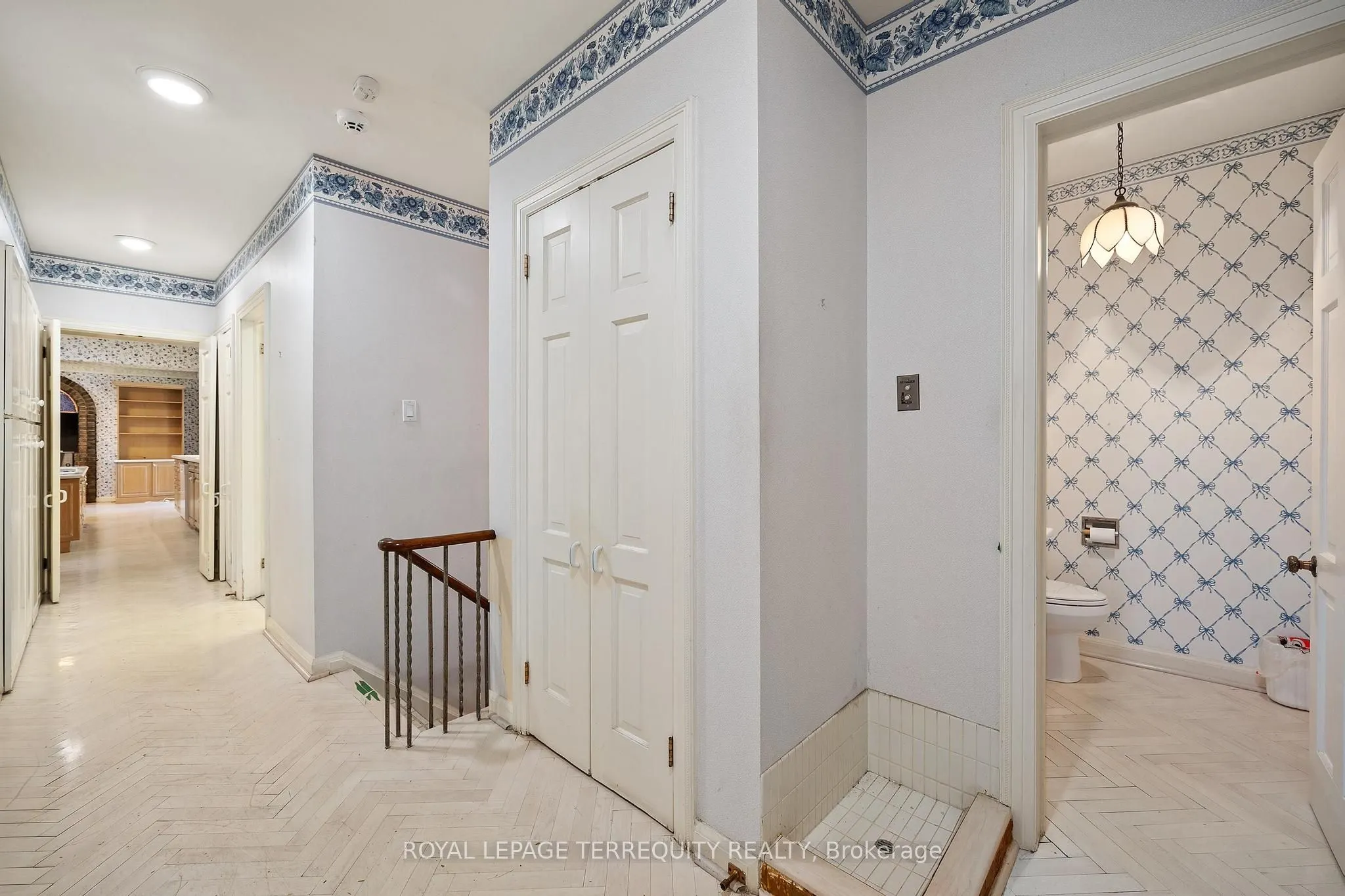 2 Chieftain Crescent