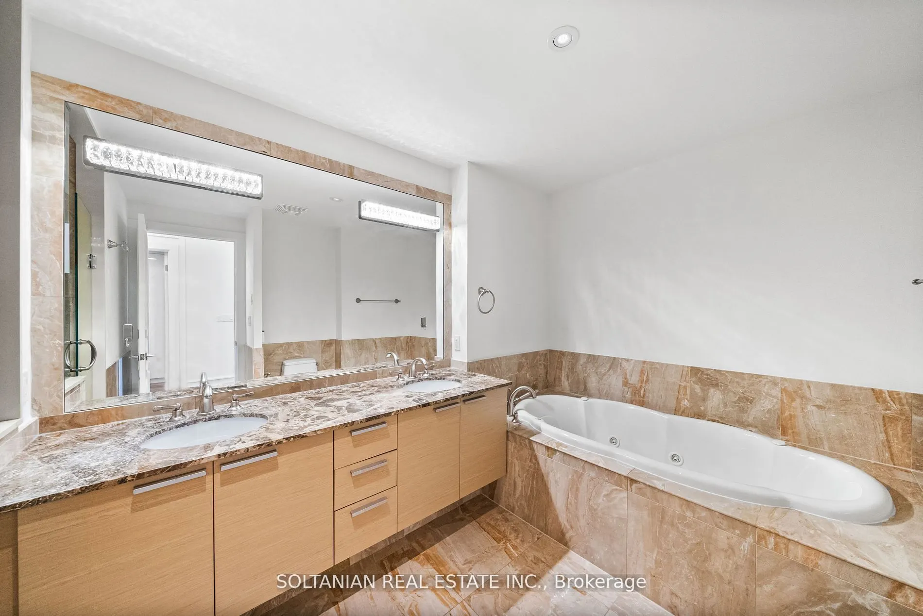 660 Sheppard Avenue E, #Lph3