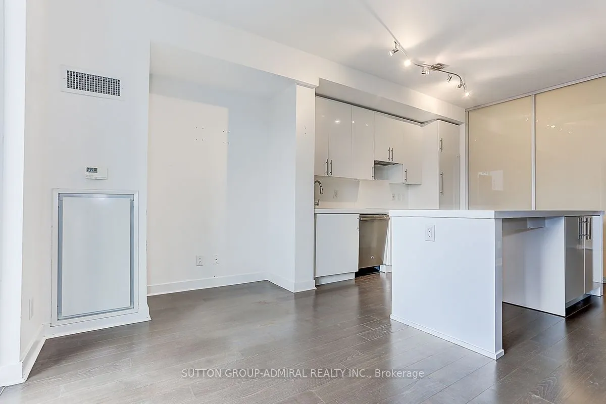 156 Portland Street, #403