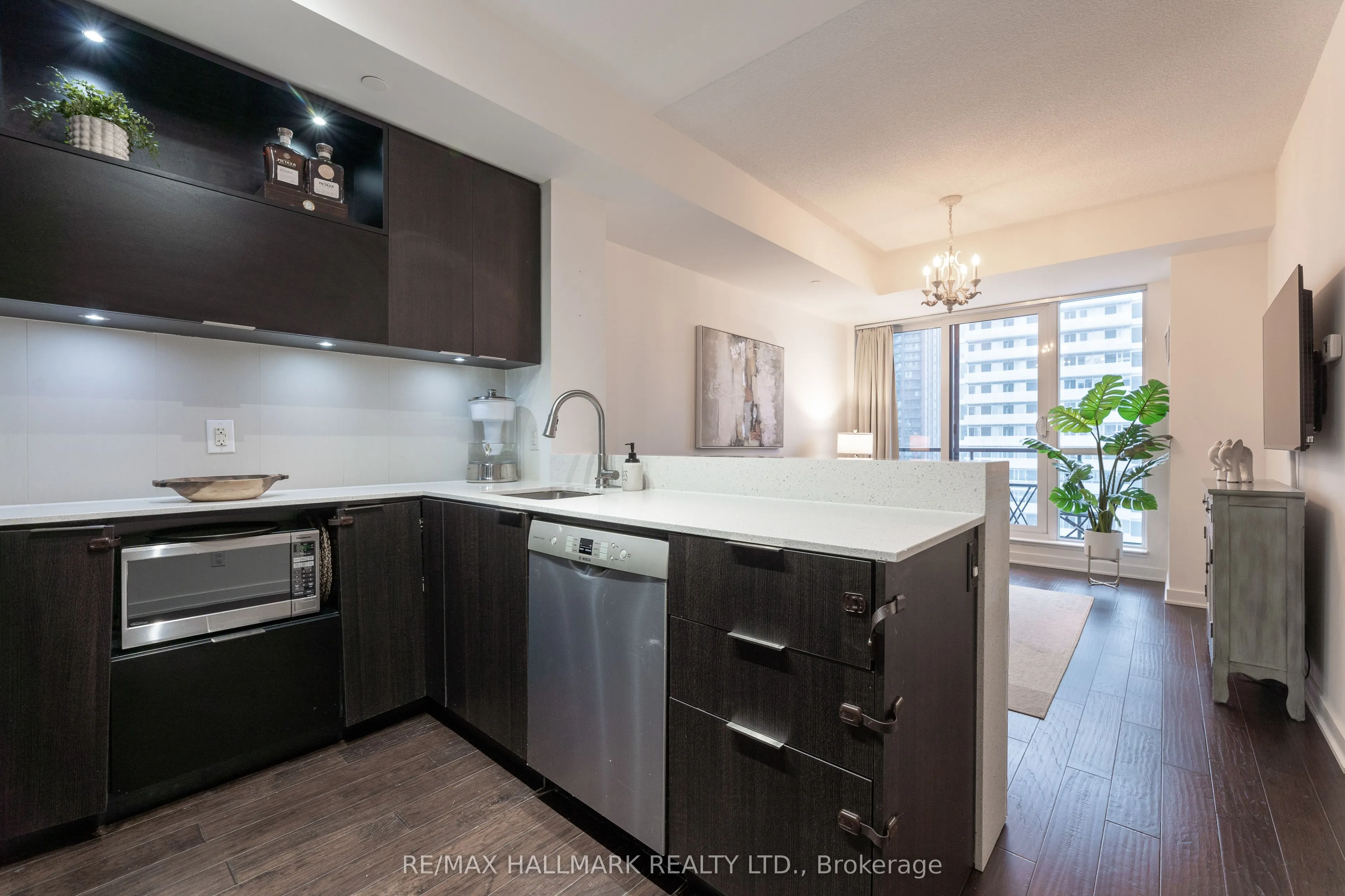 170 Sumach Street, #2101
