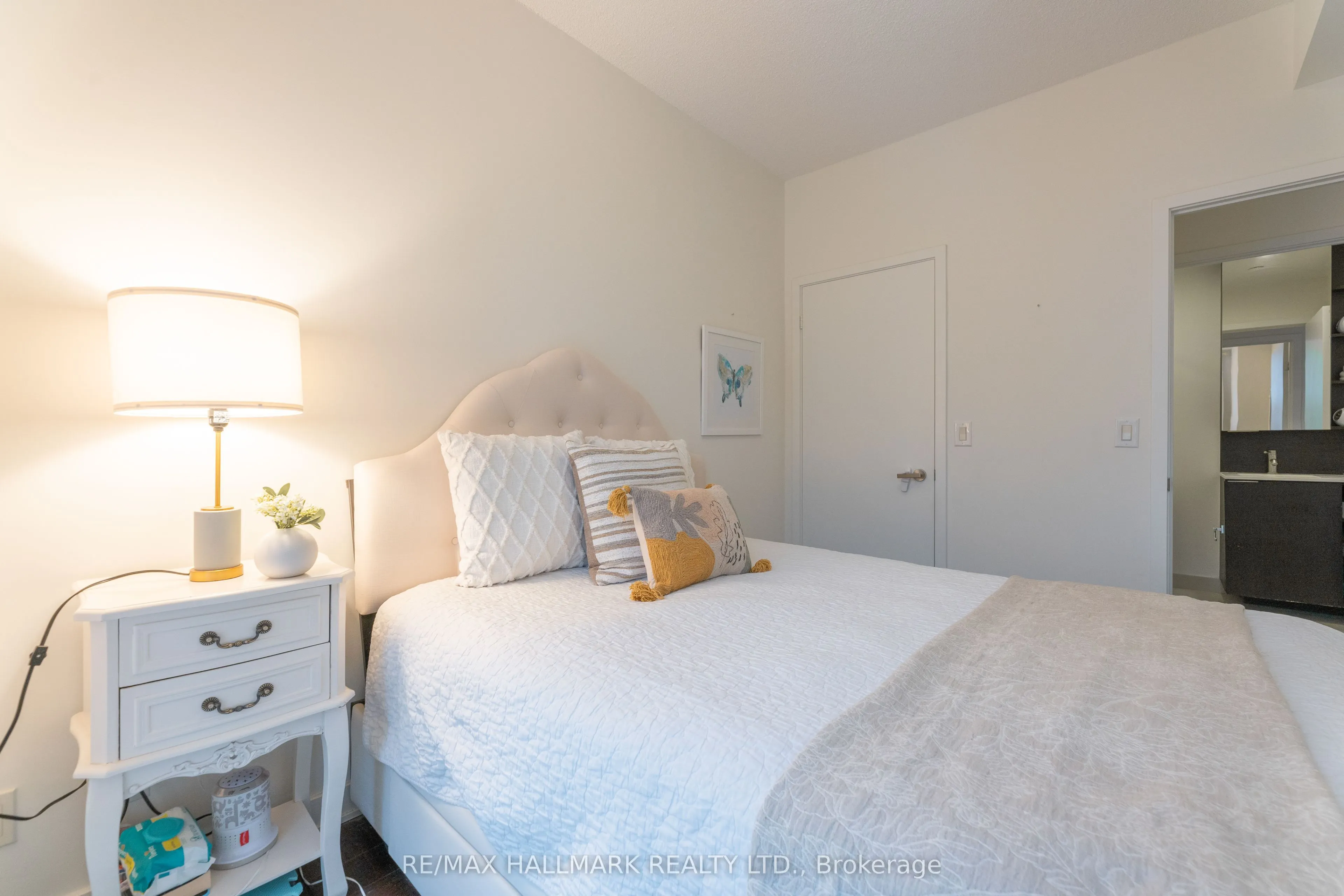 170 Sumach Street, #2101