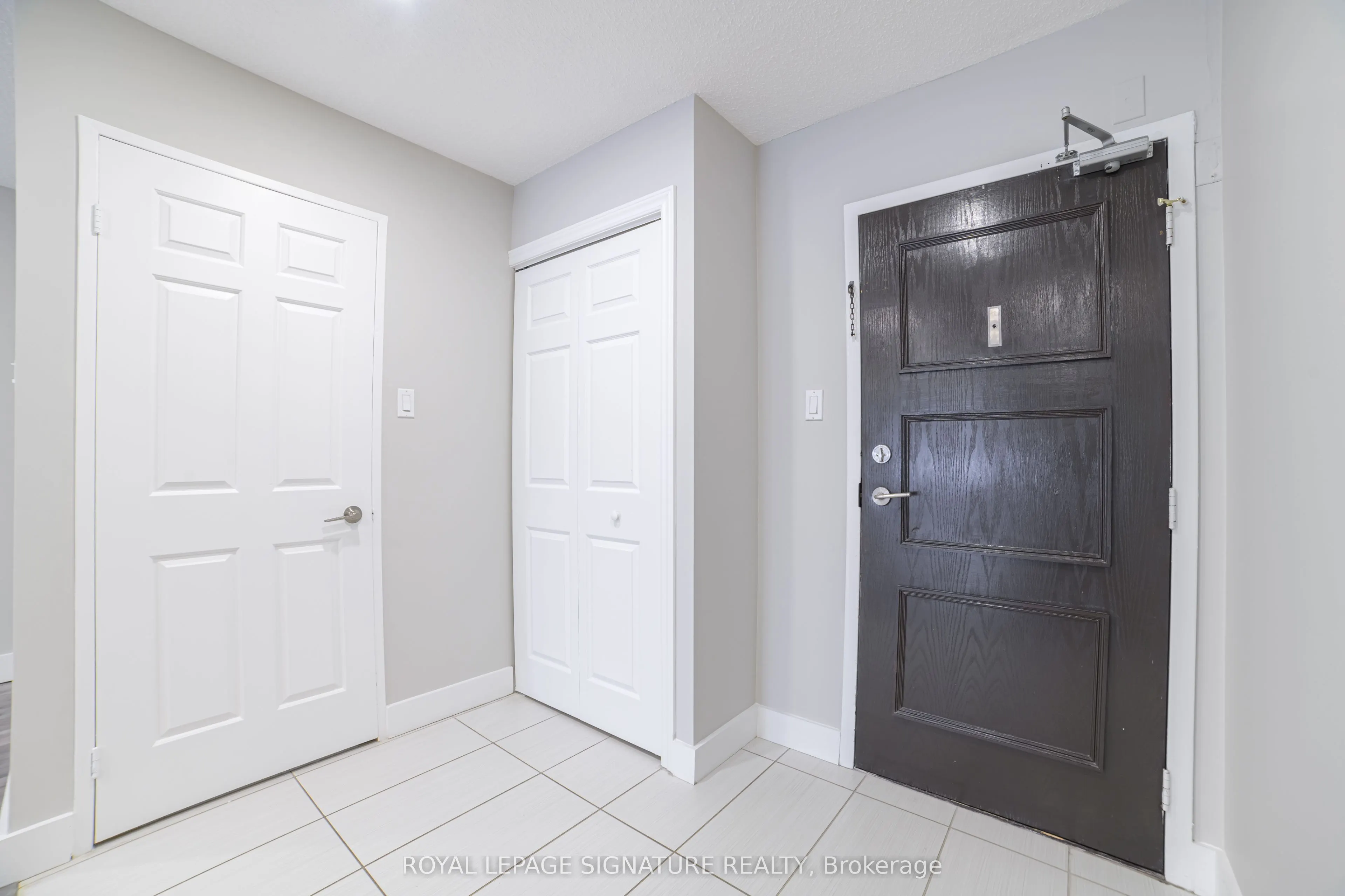 33 Elmhurst Avenue, #104