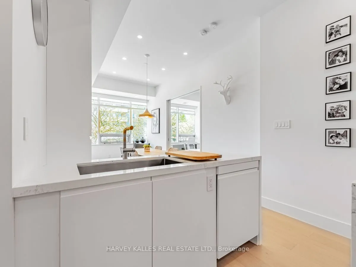 562 Eglinton Avenue E, #202