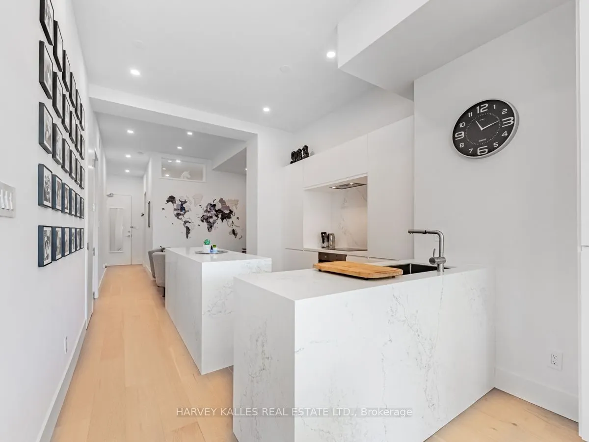 562 Eglinton Avenue E, #202