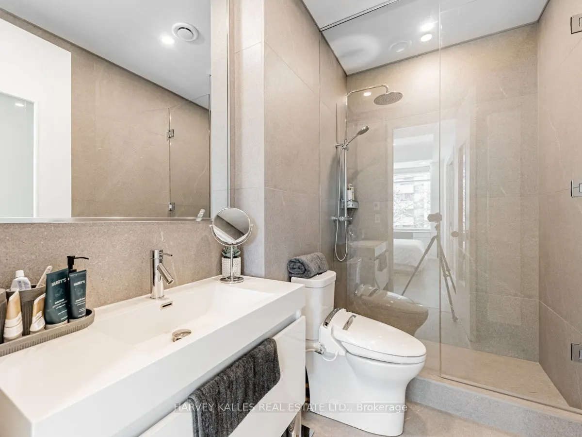 562 Eglinton Avenue E, #202