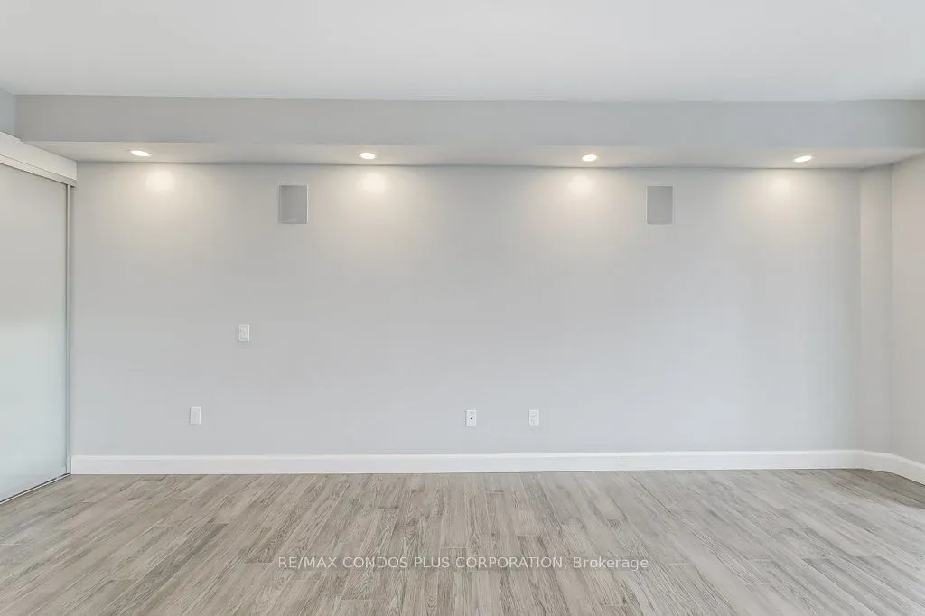 1001 Bay Street, #3211