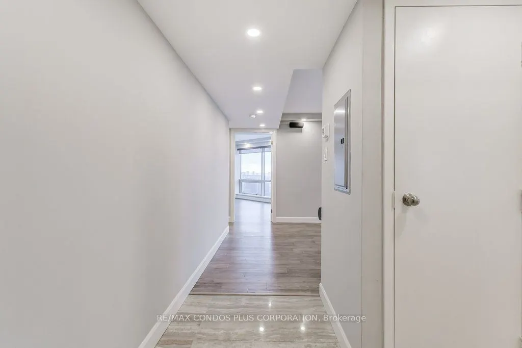 1001 Bay Street, #3211